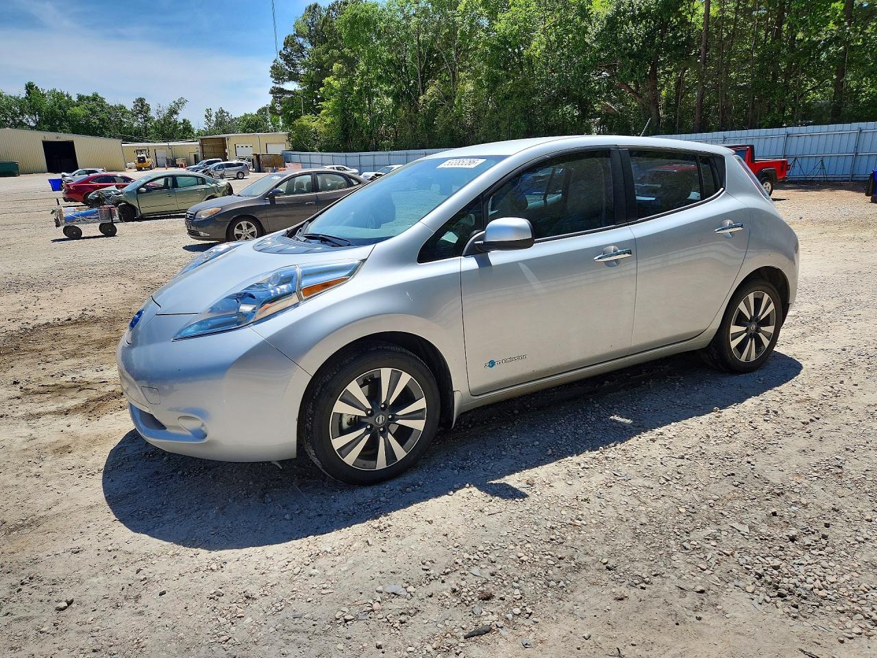 2016 NISSAN LEAF