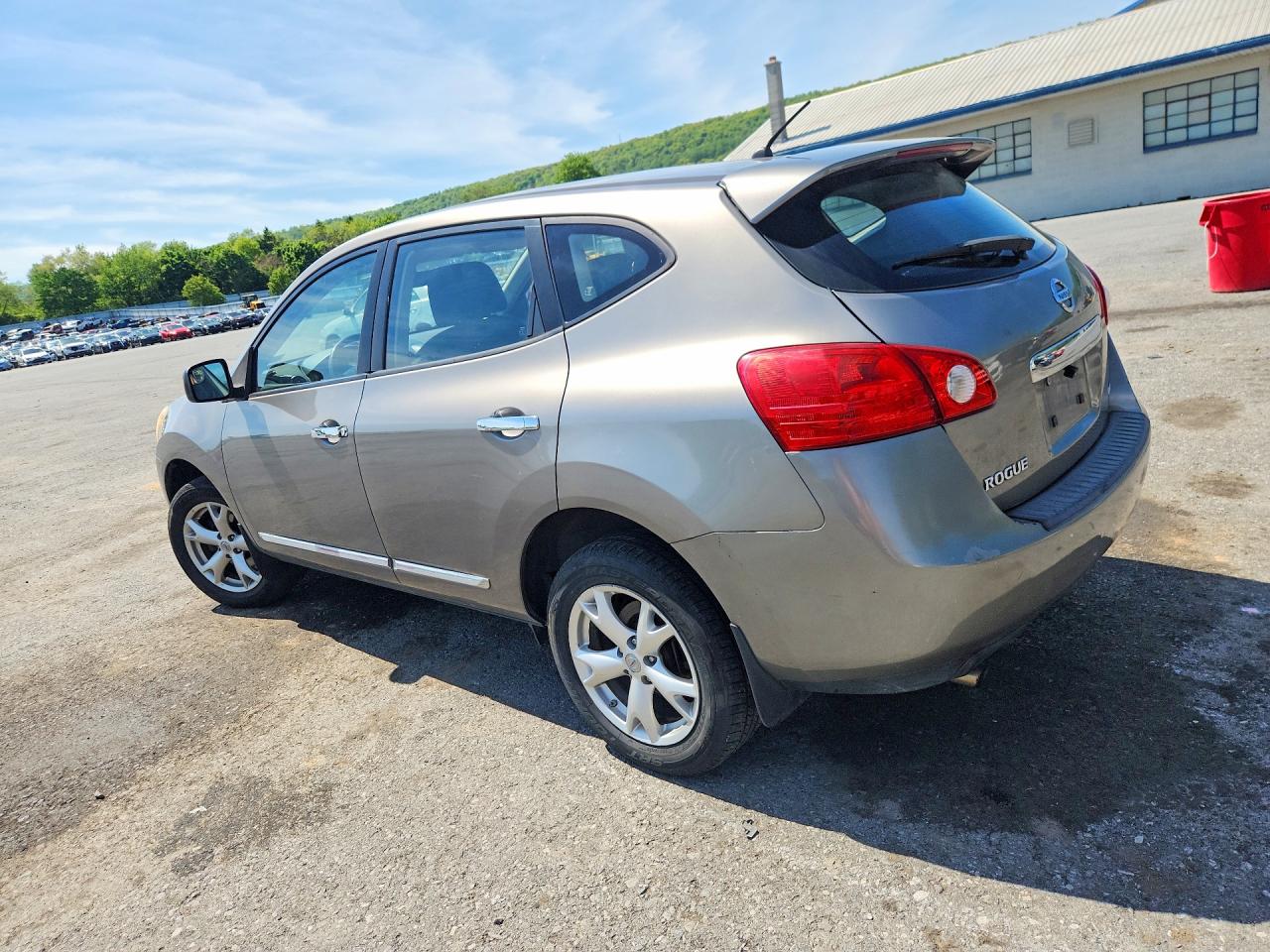 2011 NISS ROGUE