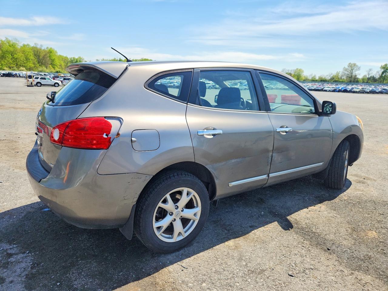 2011 NISS ROGUE