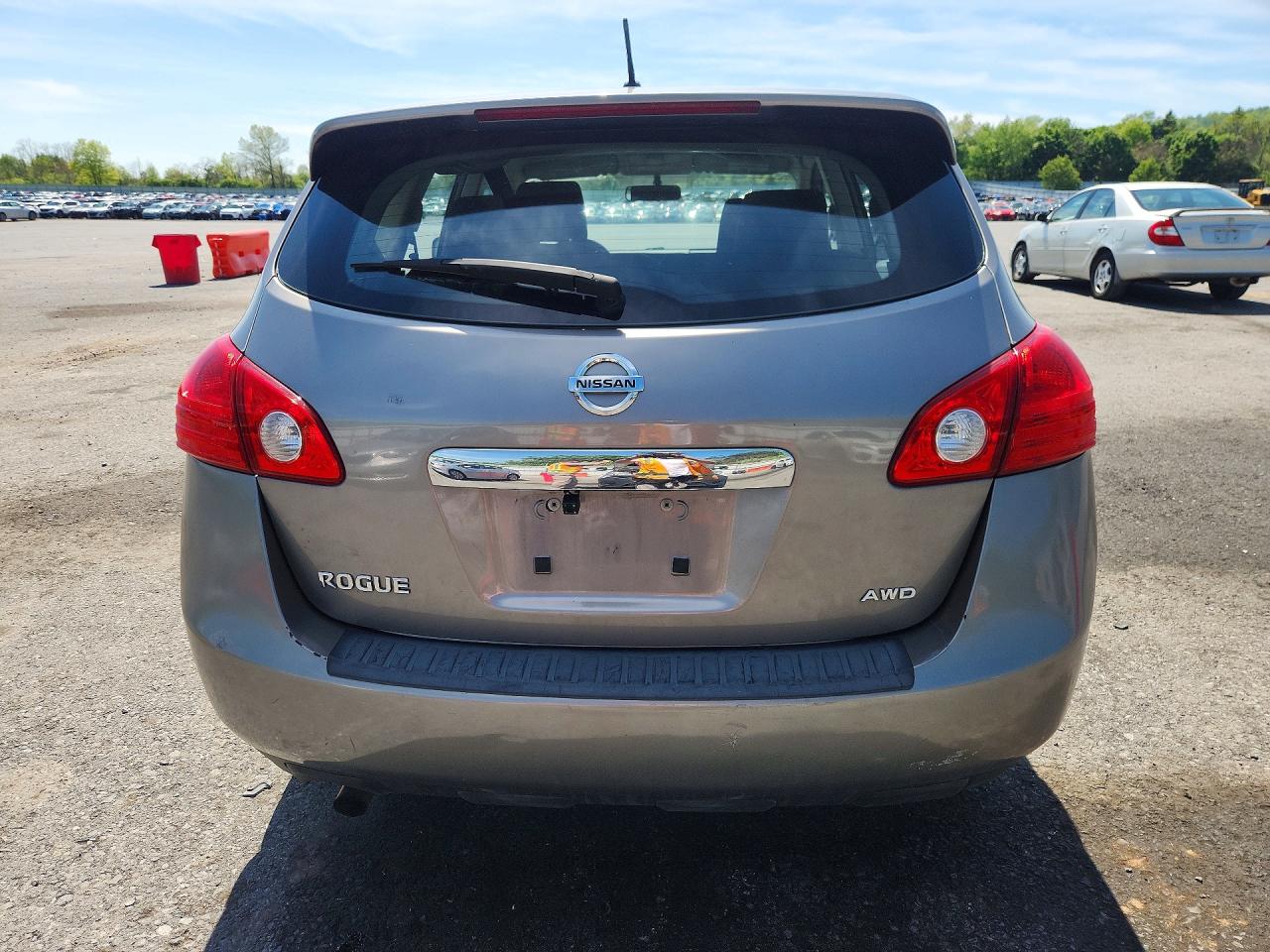 2011 NISS ROGUE