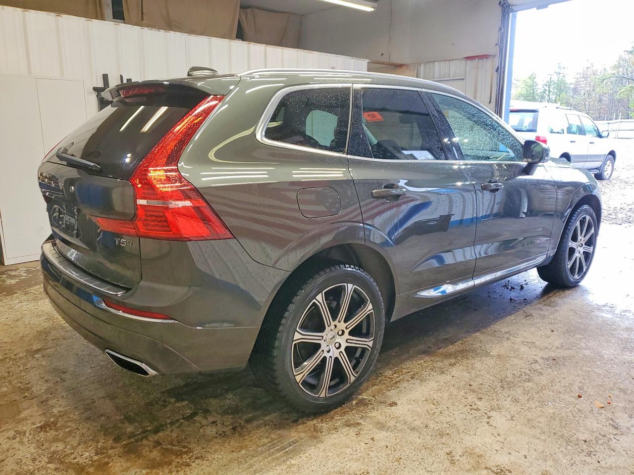 2021 VOLVO XC60