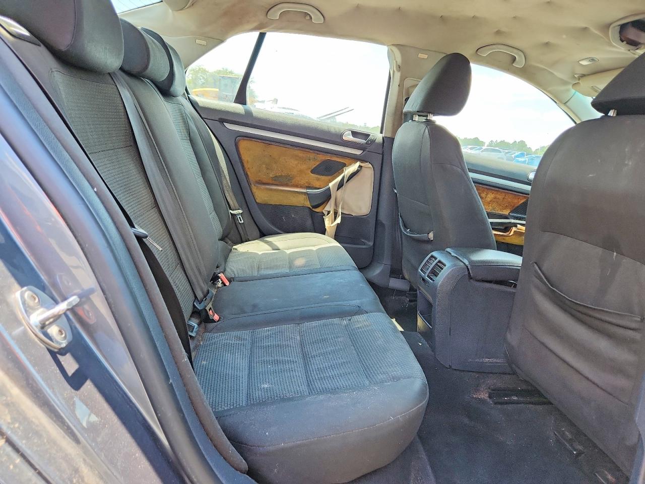 2010 VOLKSWAGEN JETTA