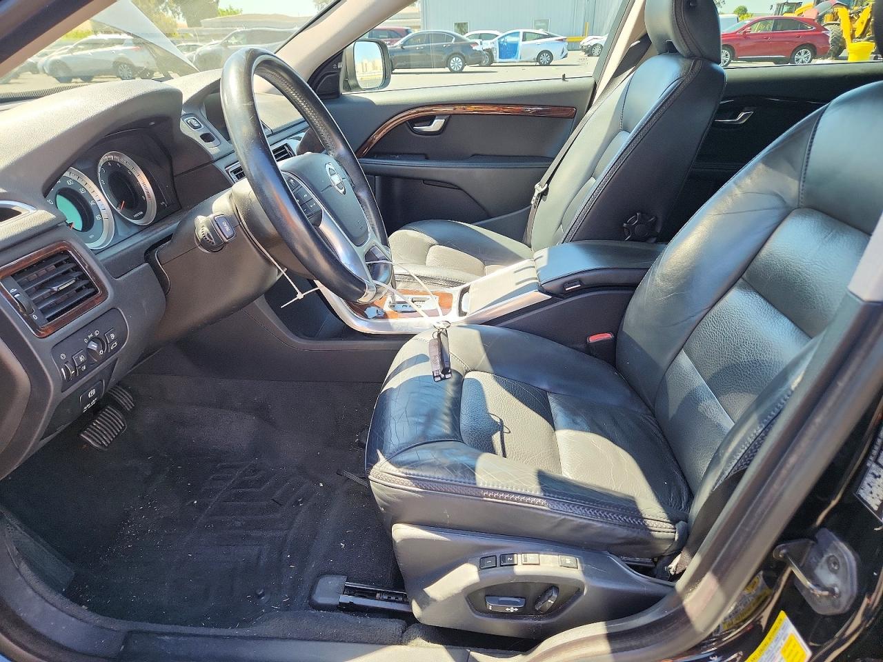 2012 VOLVO XC70