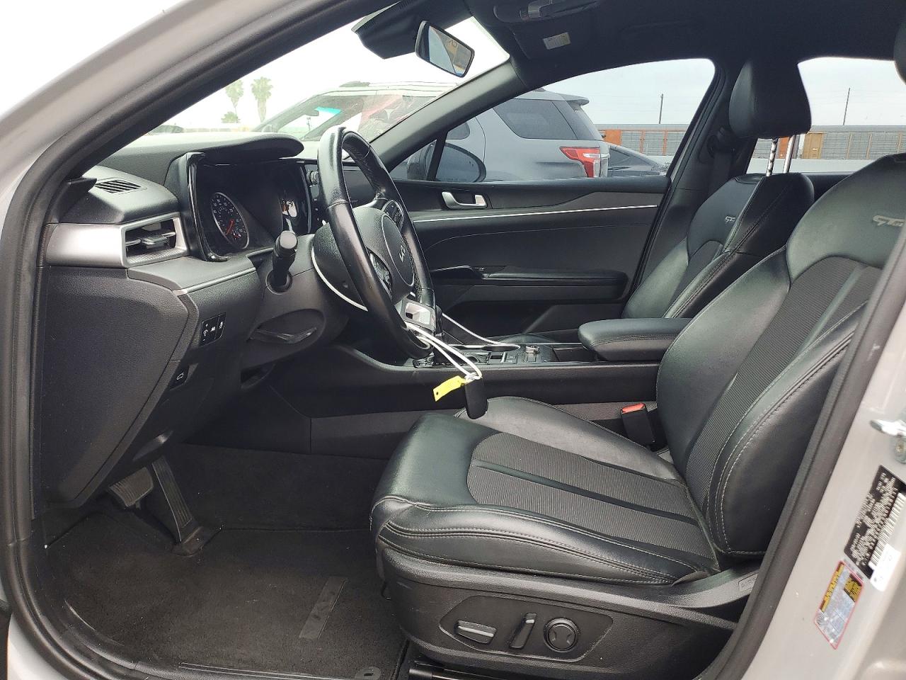 2022 KIA K5