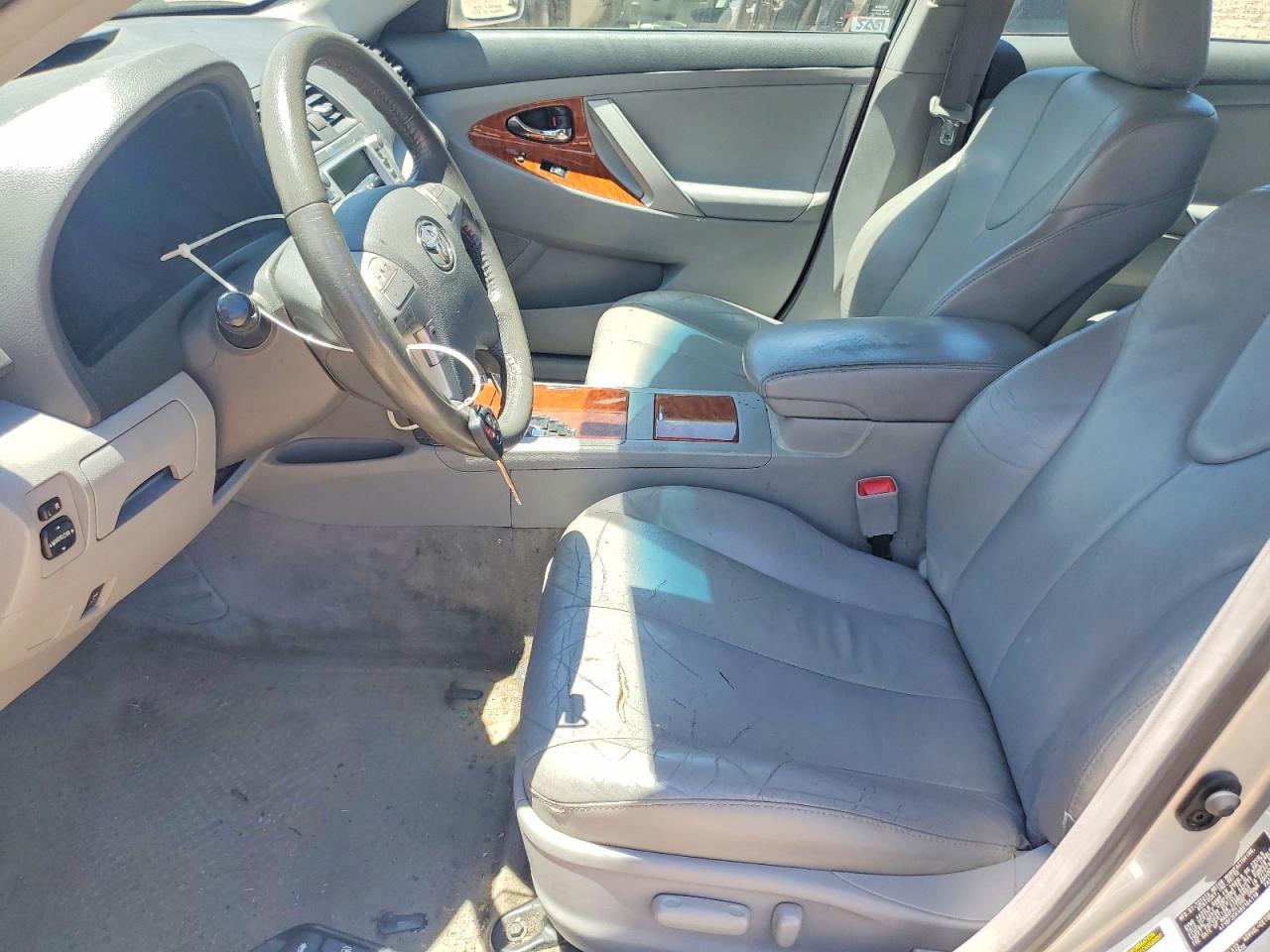 2011 TOYOTA CAMRY