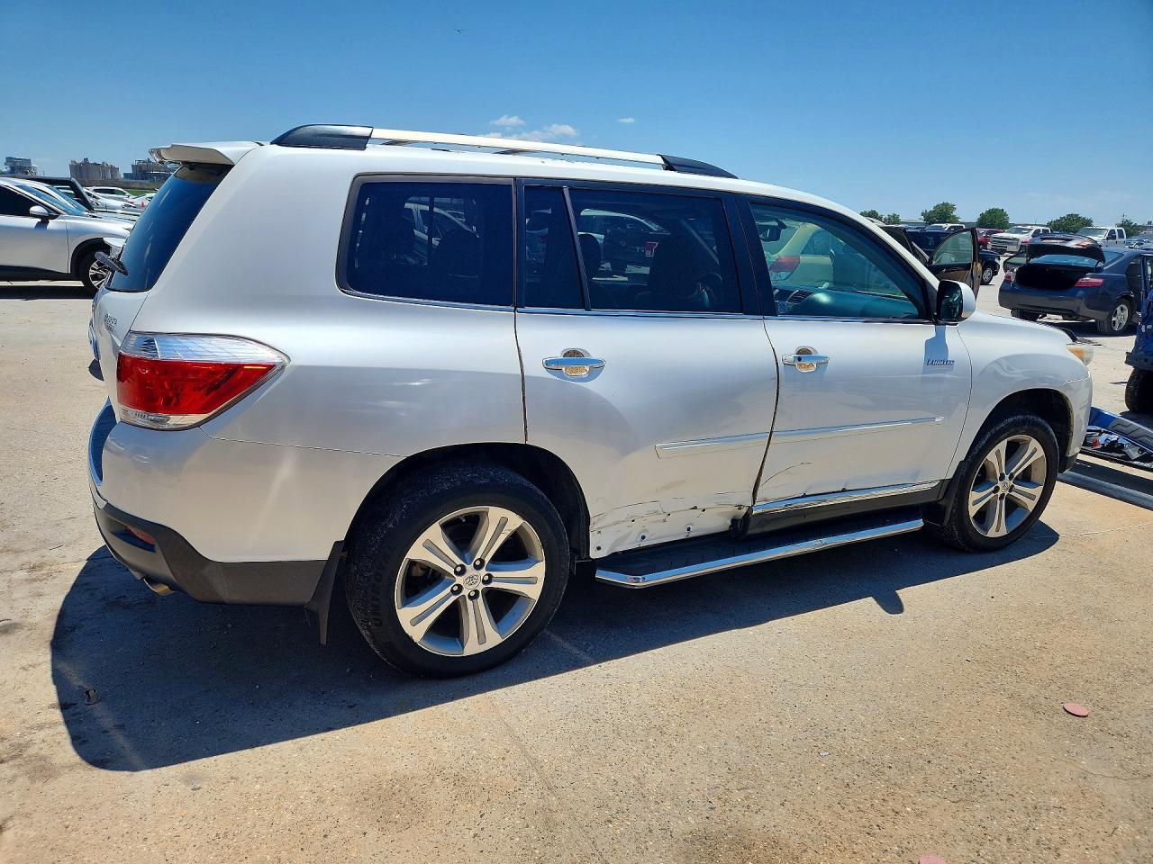 2013 TOYOTA HIGHLANDER