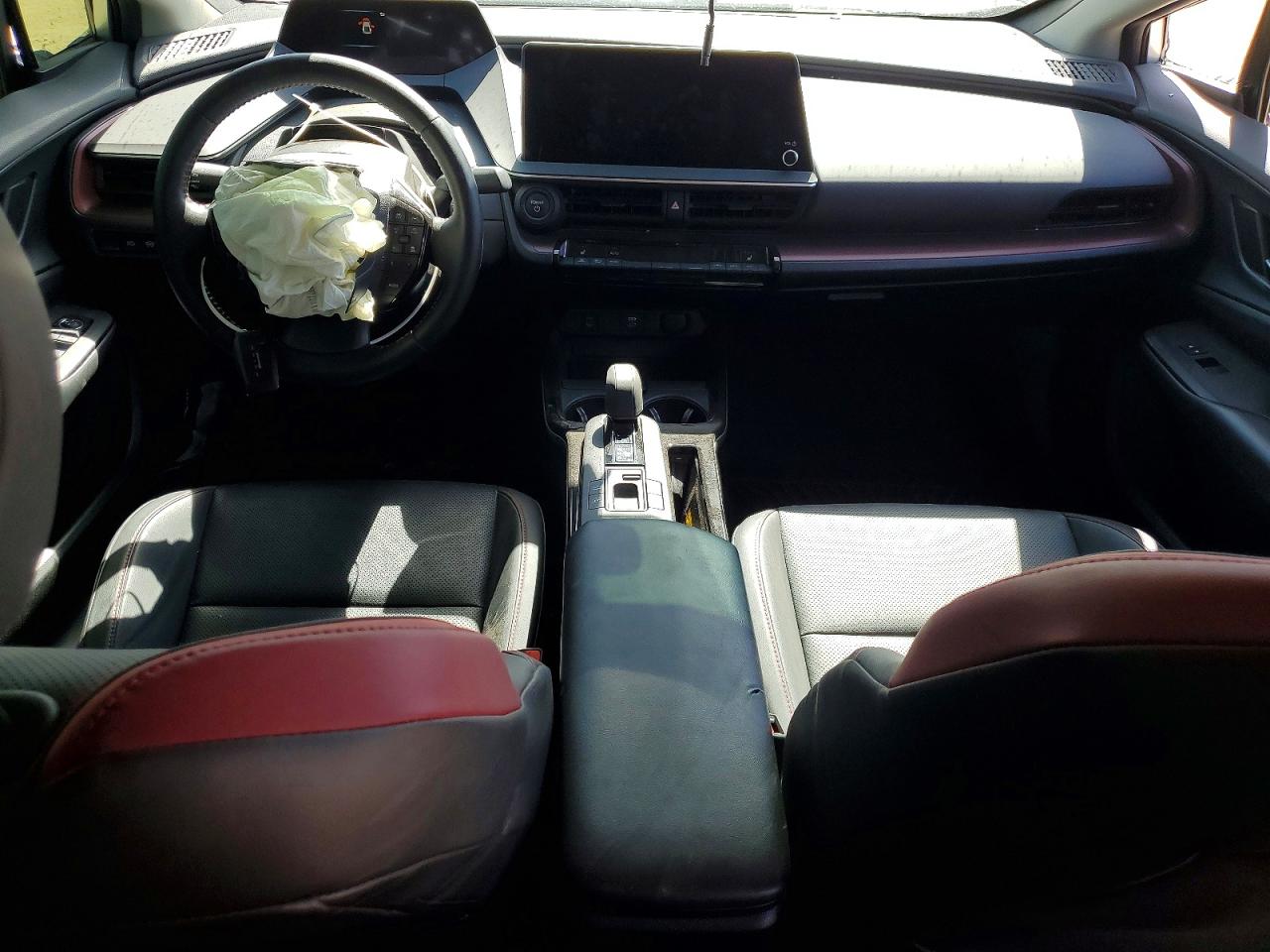 2024 TOYOTA PRIUS