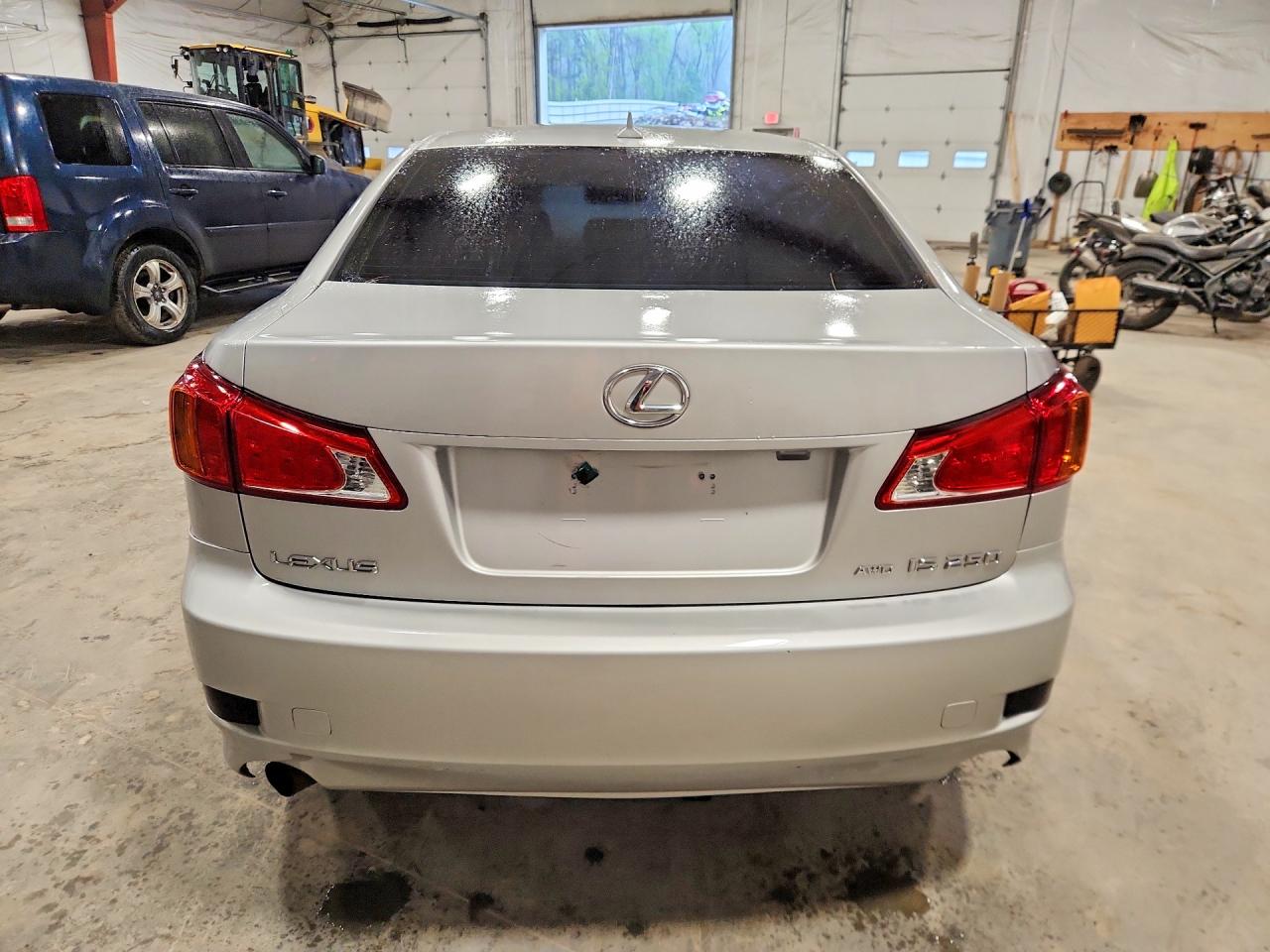 2009 LEXUS IS