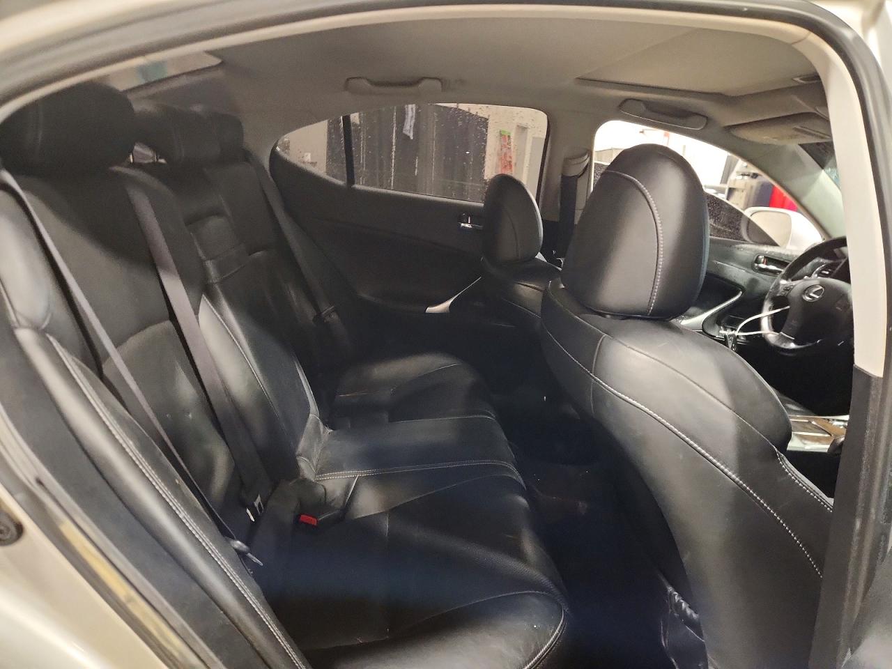 2009 LEXUS IS