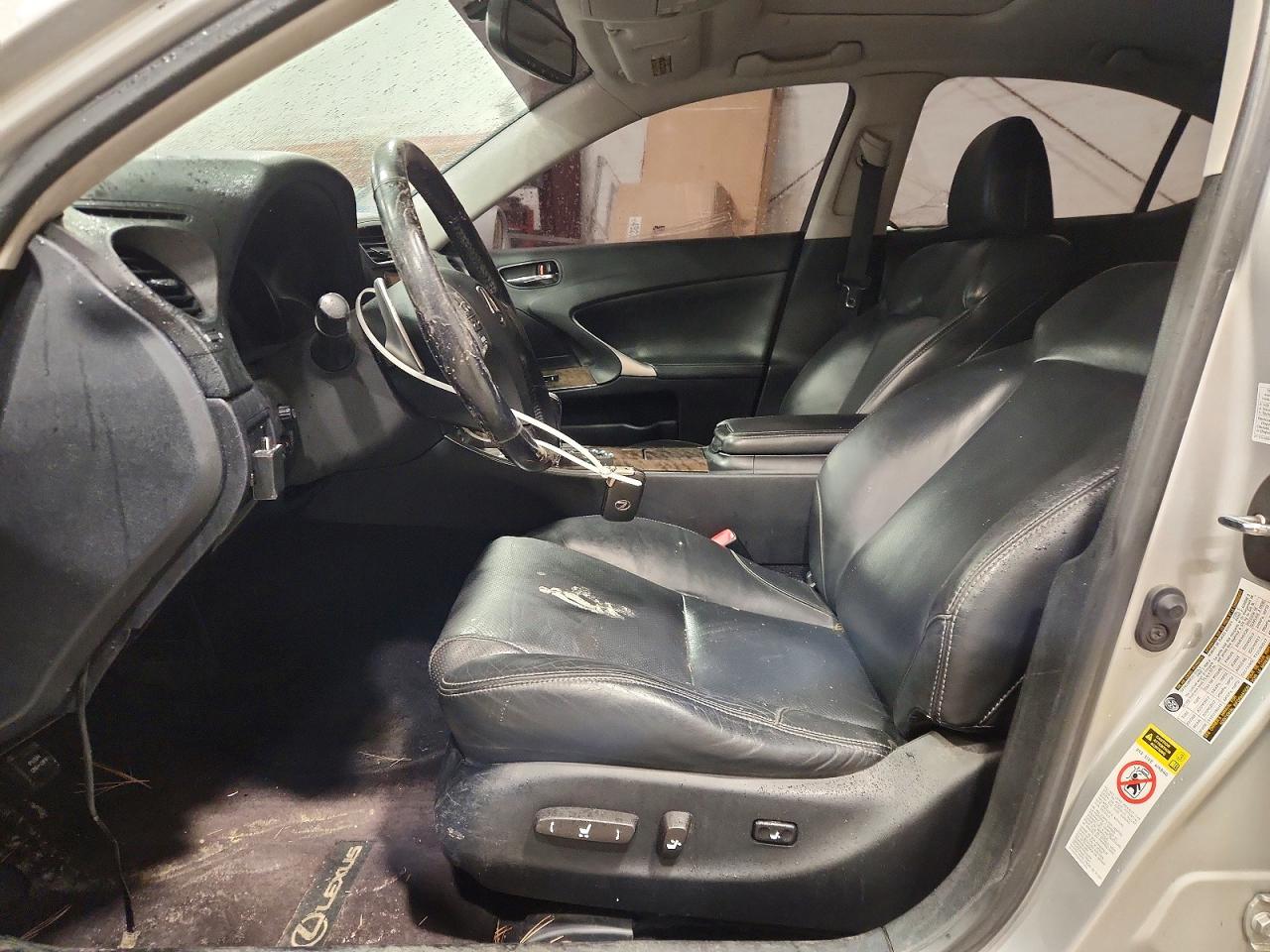 2009 LEXUS IS