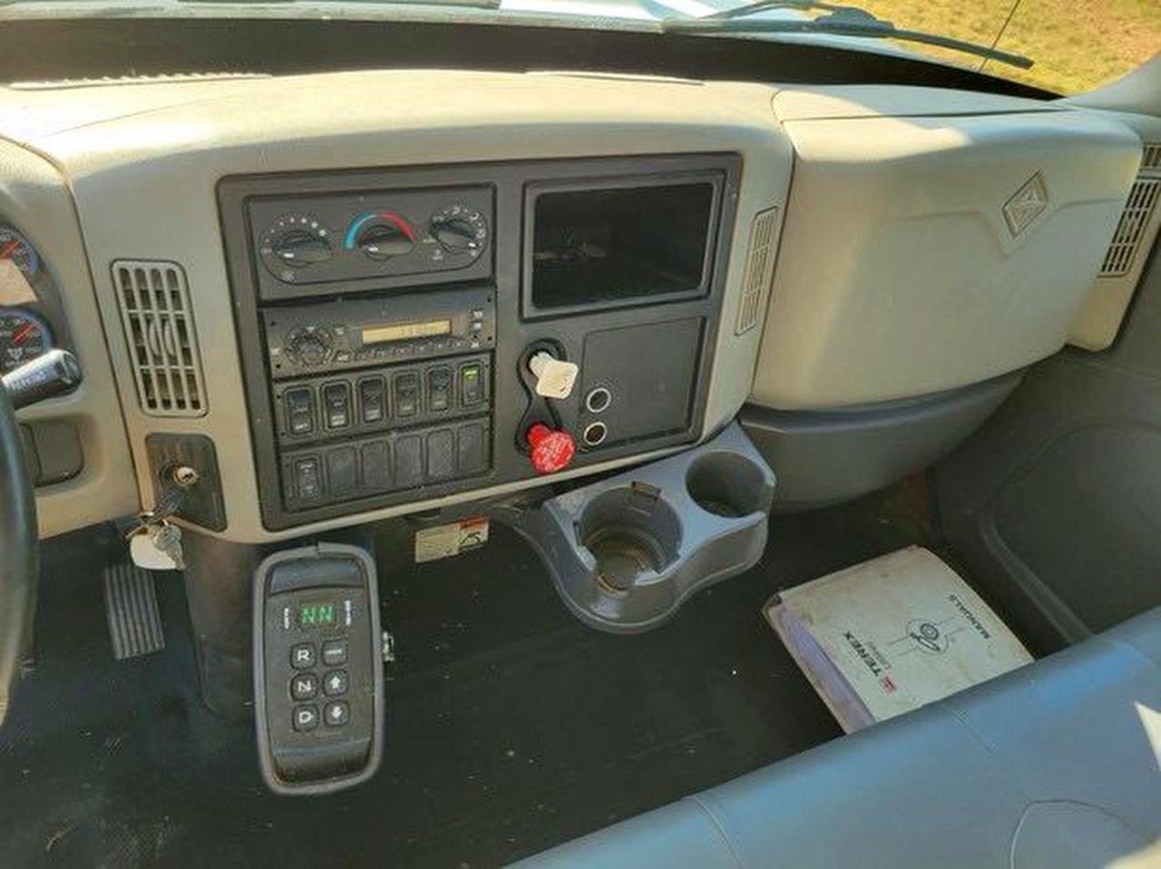 2010 INTERNATIONAL 4000 SERIE