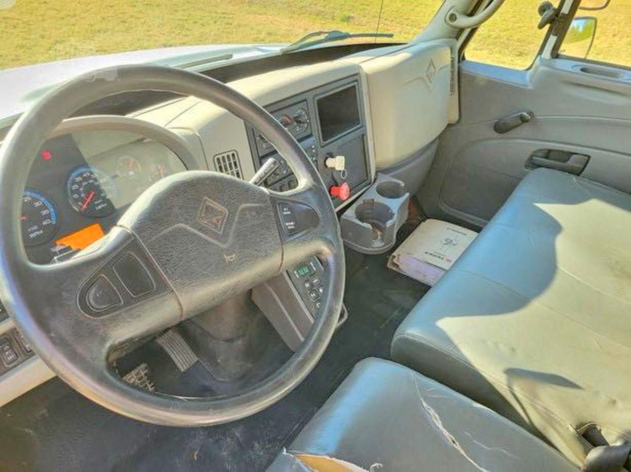 2010 INTERNATIONAL 4000 SERIE