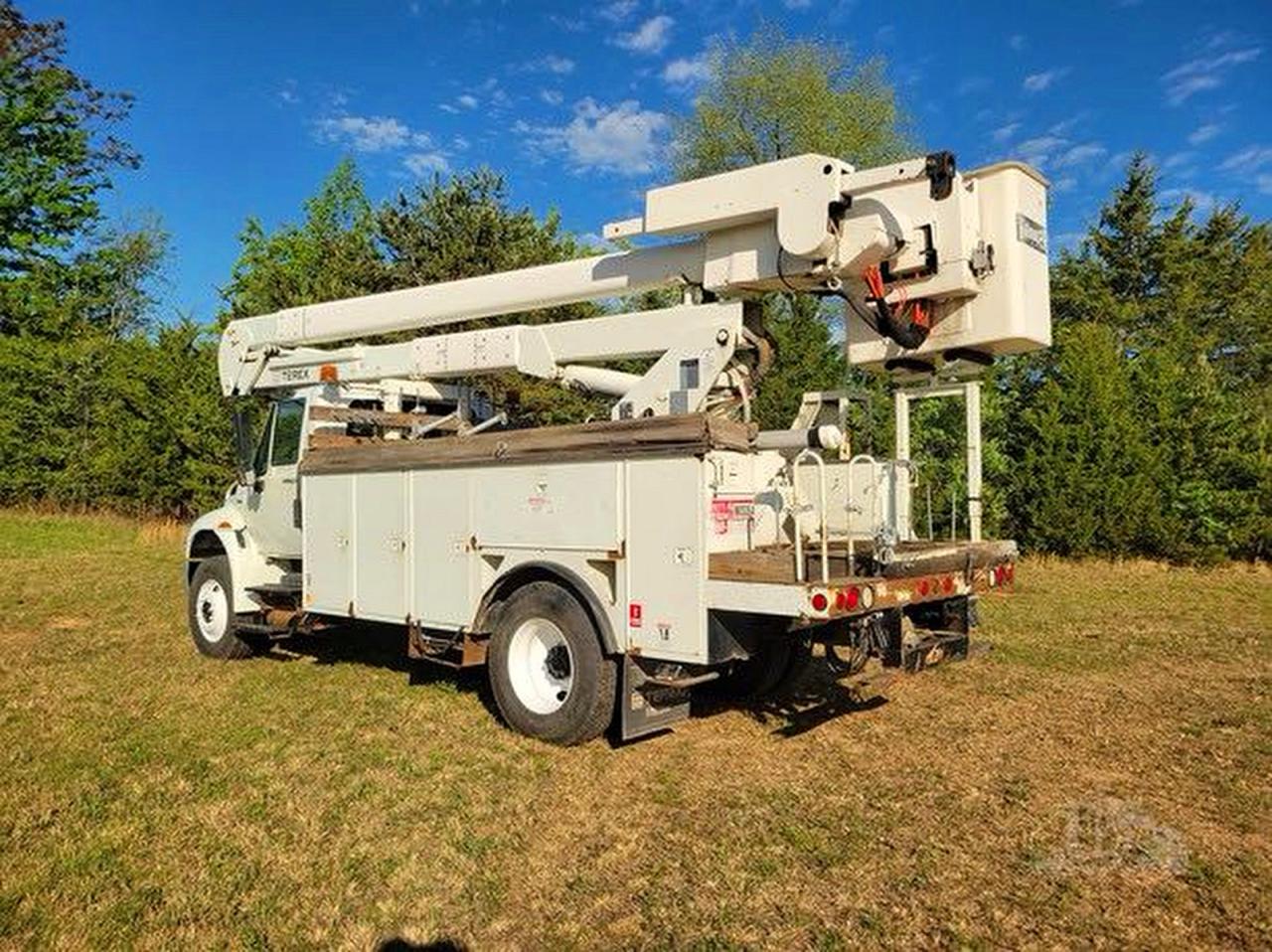 2010 INTERNATIONAL 4000 SERIE