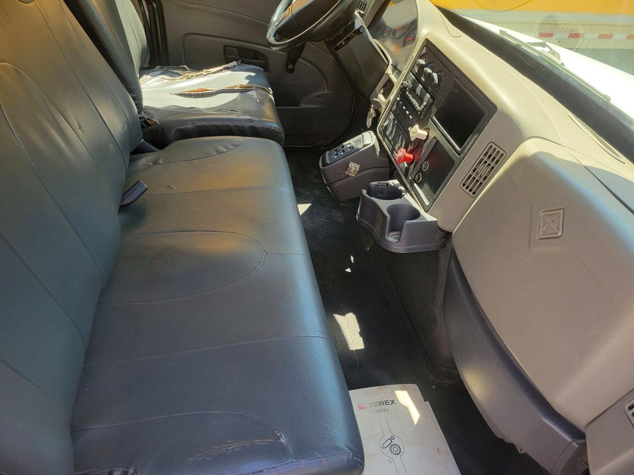 2010 INTERNATIONAL 4000 SERIE