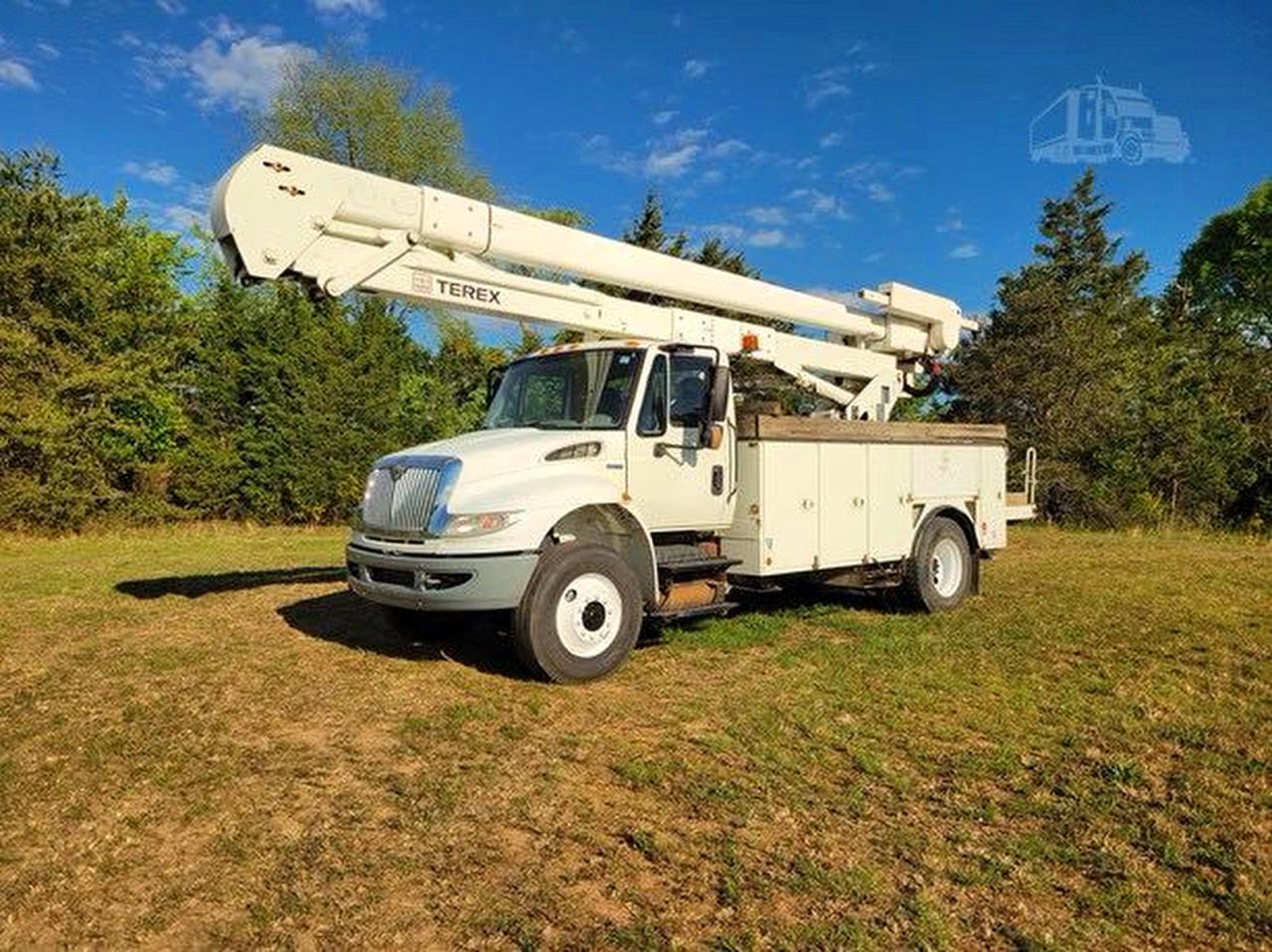 2010 INTERNATIONAL 4000 SERIE