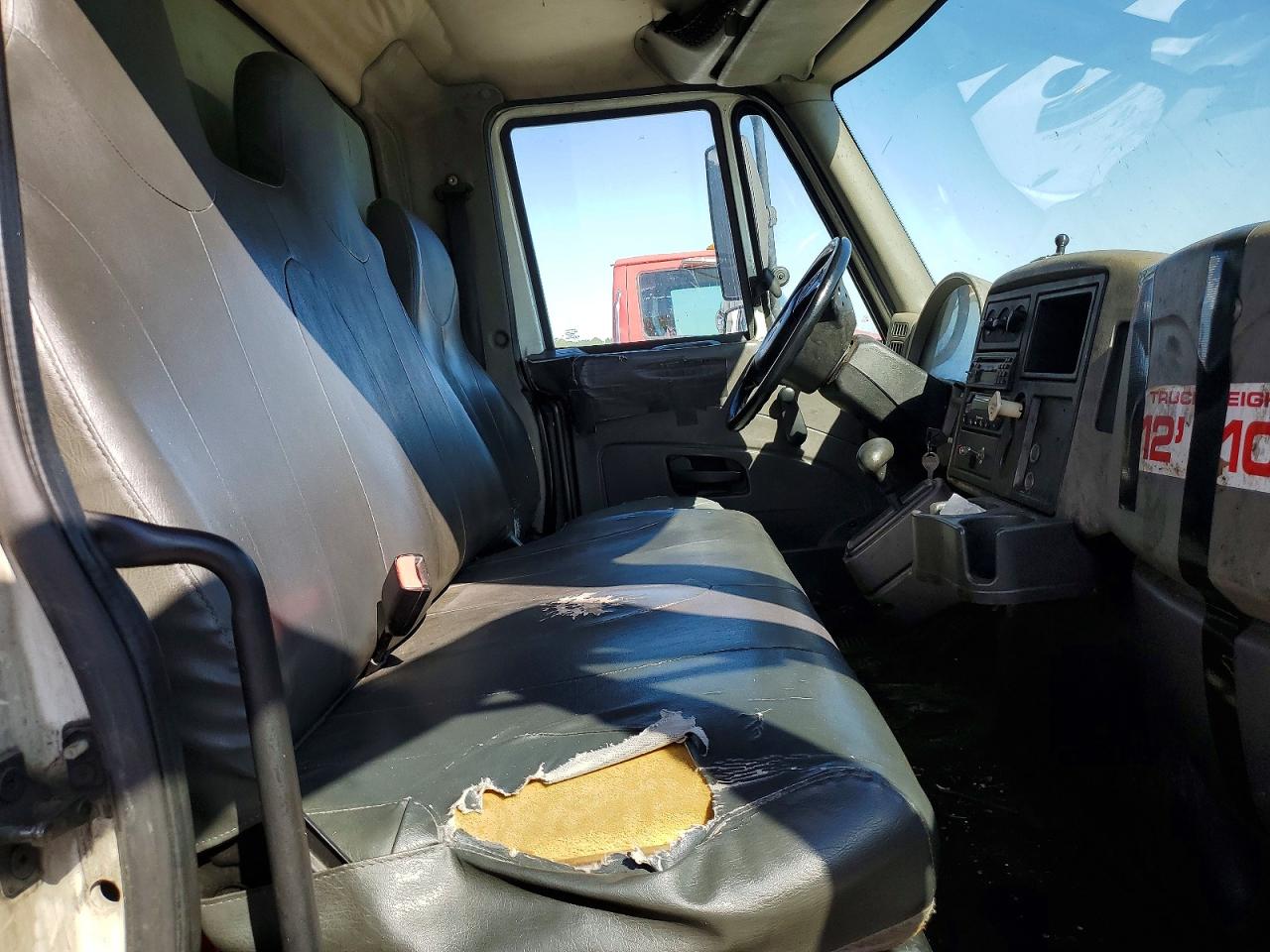 2008 INTERNATIONAL 4000 SERIE