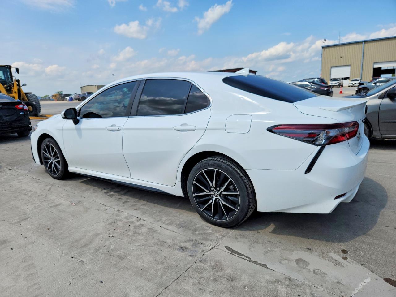 2024 TOYOTA CAMRY