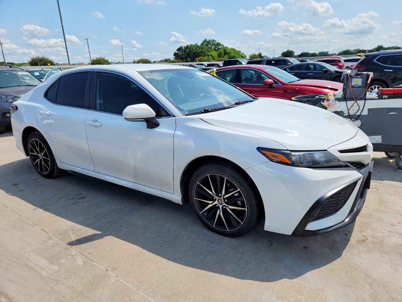 2024 TOYOTA CAMRY