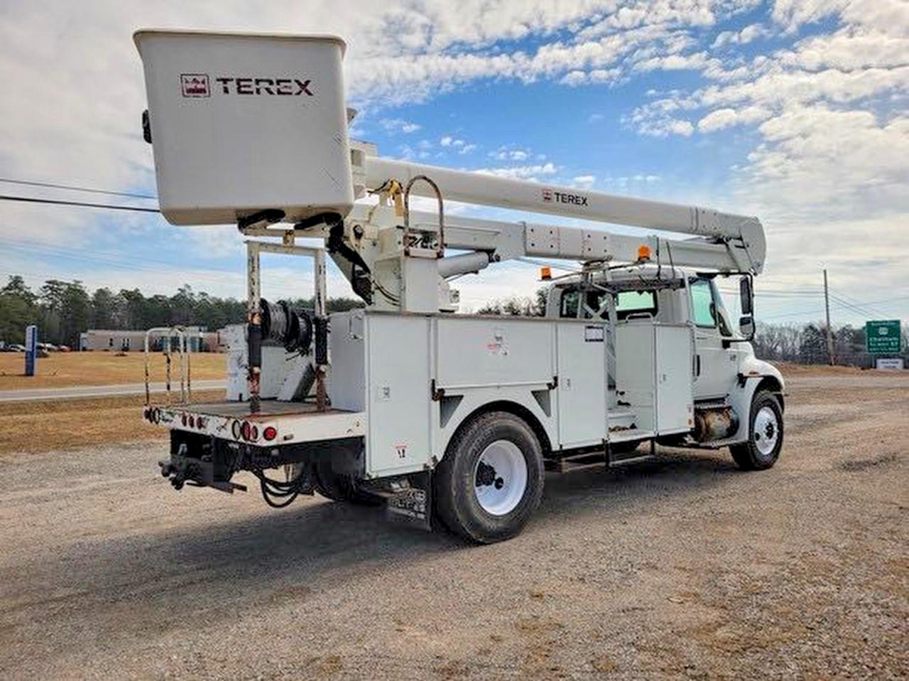 2007 INTERNATIONAL 4000 SERIE