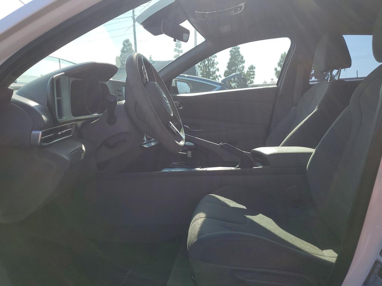 2022 HYUNDAI ELANTRA
