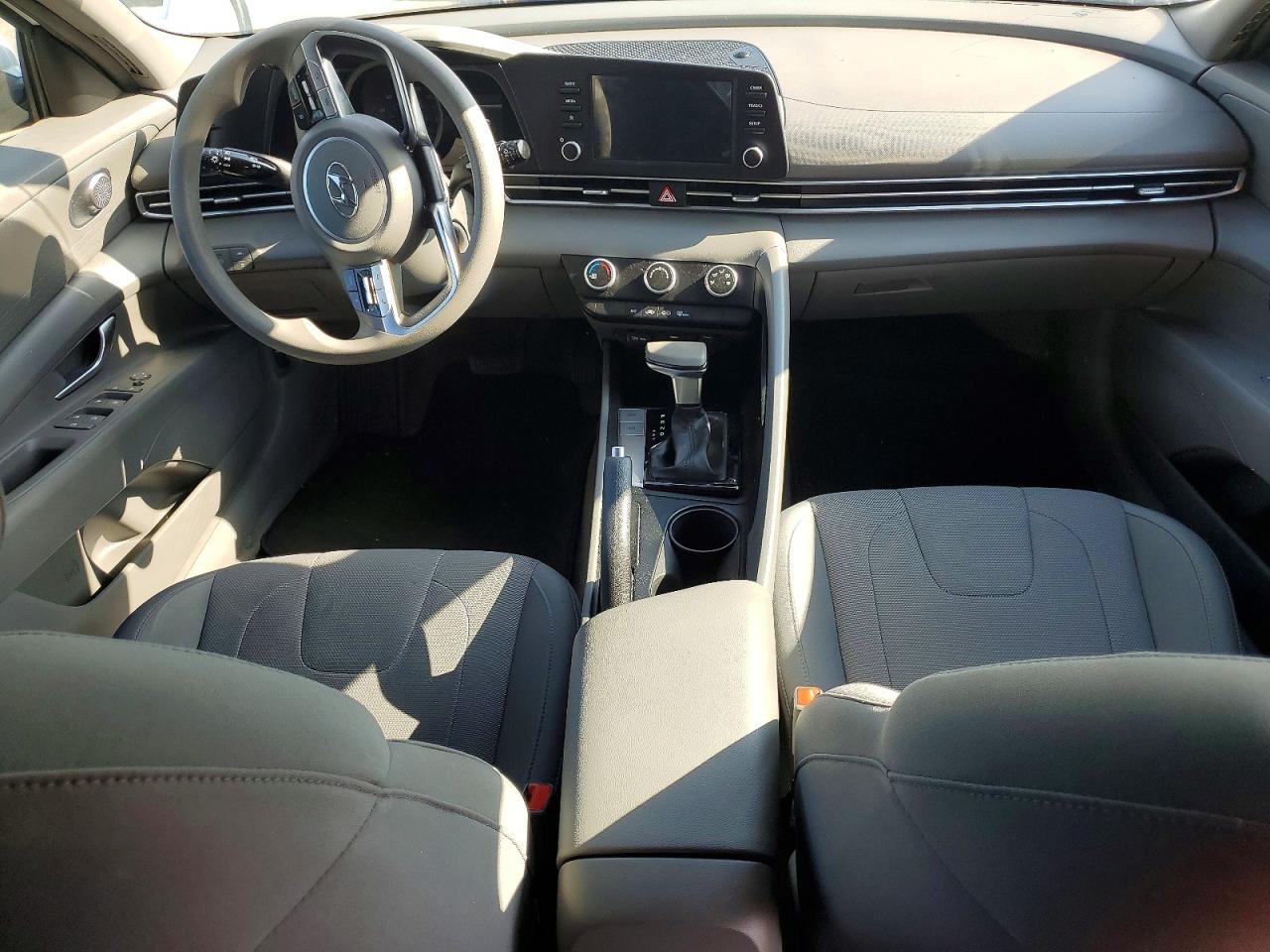 2022 HYUNDAI ELANTRA