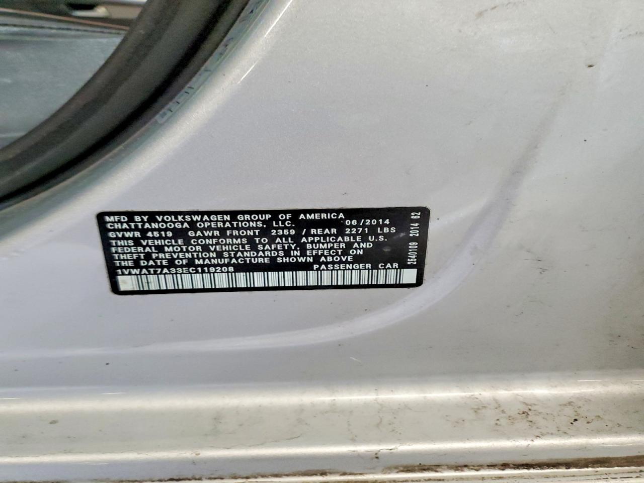 2014 VOLKSWAGEN PASSAT