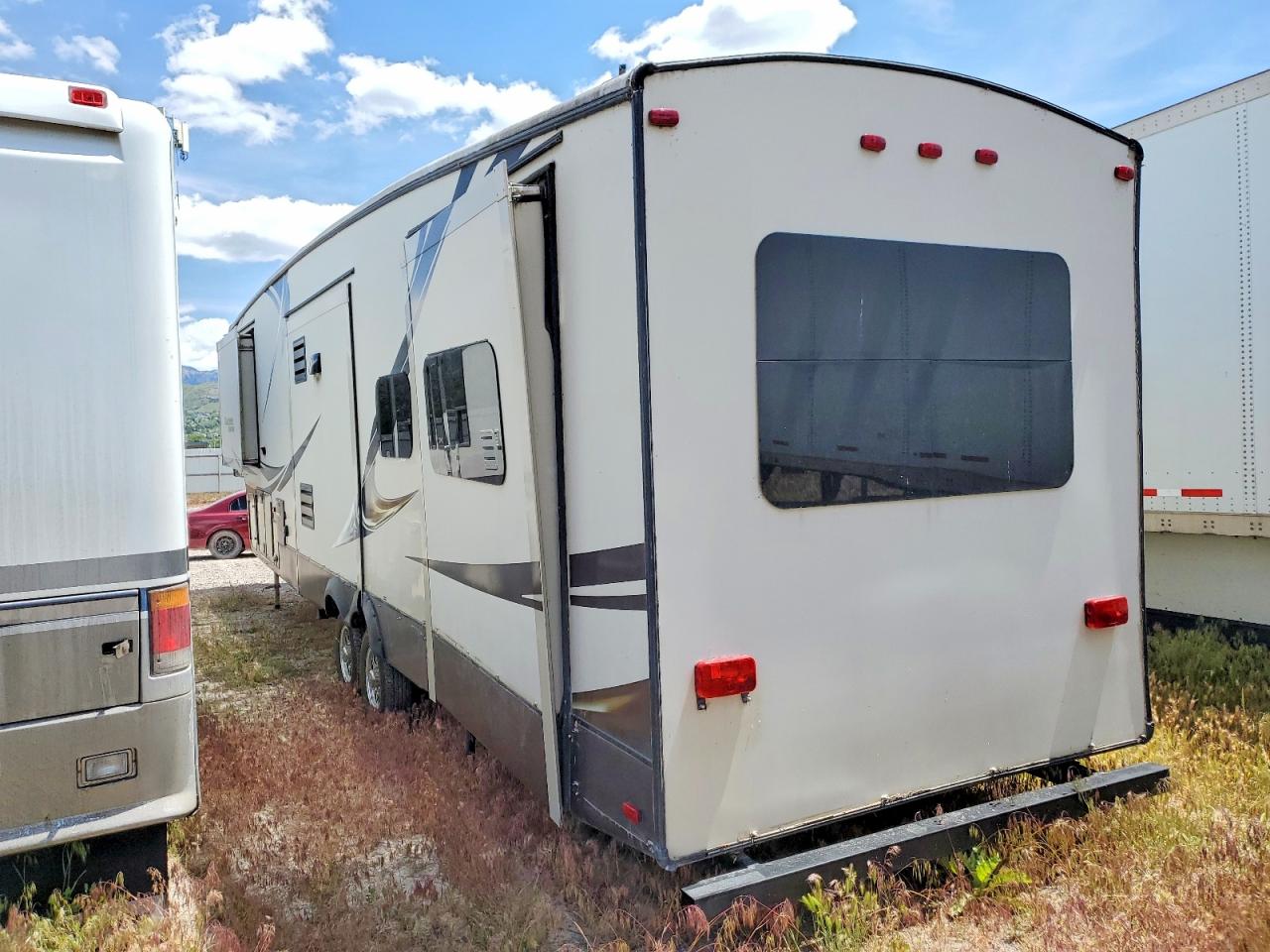 2016 COACHMAN TRAILERS