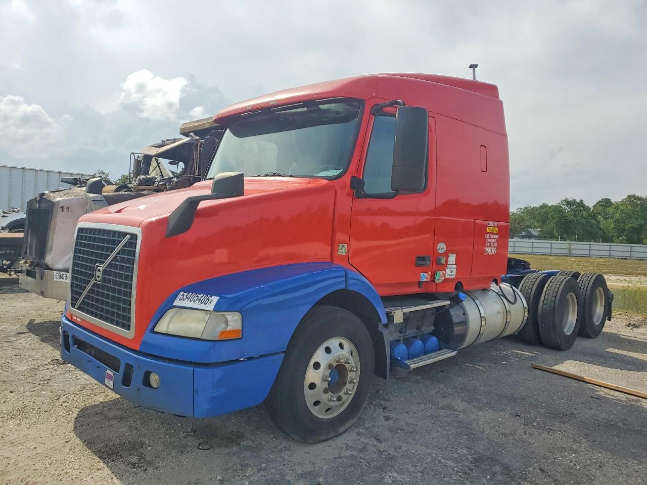 2015 VOLVO VN