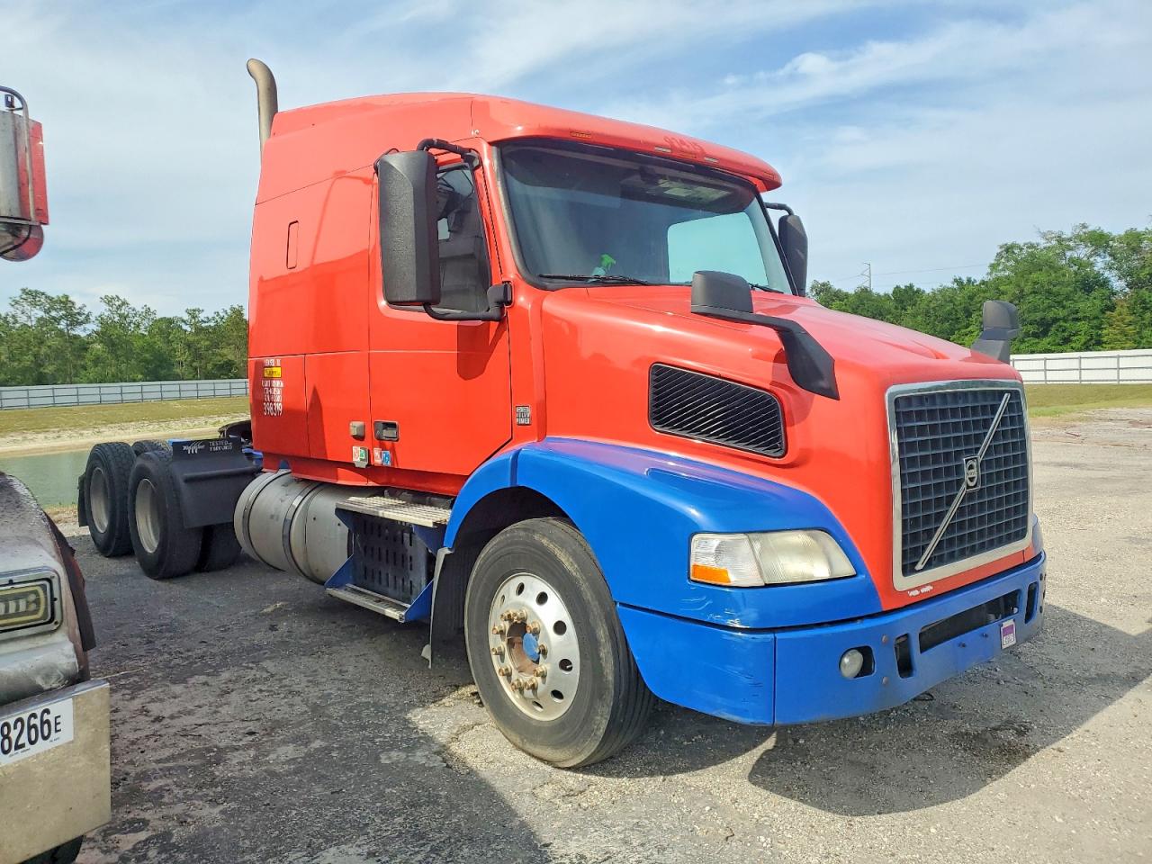 2015 VOLVO VN