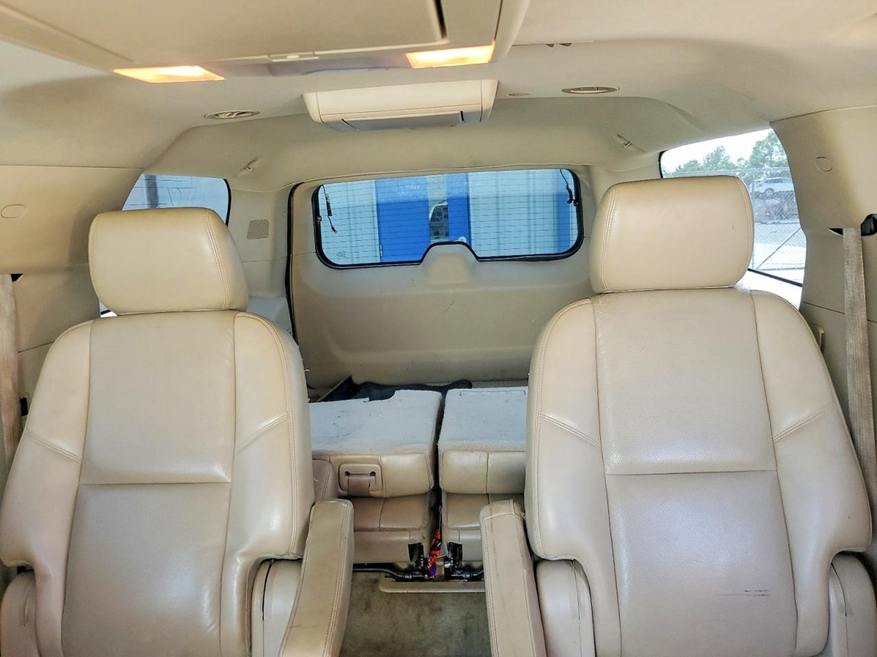 2011 CHEVROLET SUBURBAN