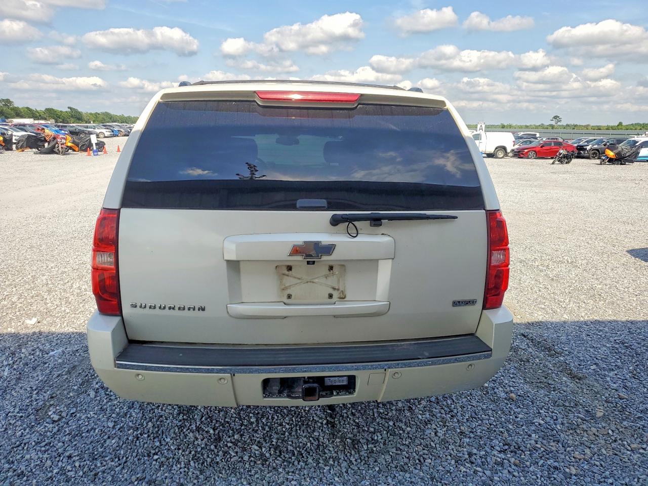 2011 CHEVROLET SUBURBAN