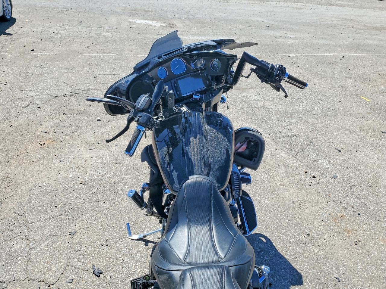 2017 HARLEY-DAVIDSON FL