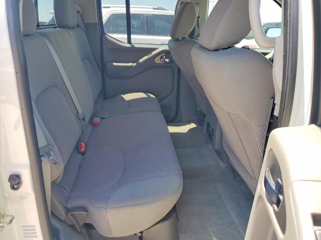 2017 NISSAN FRONTIER