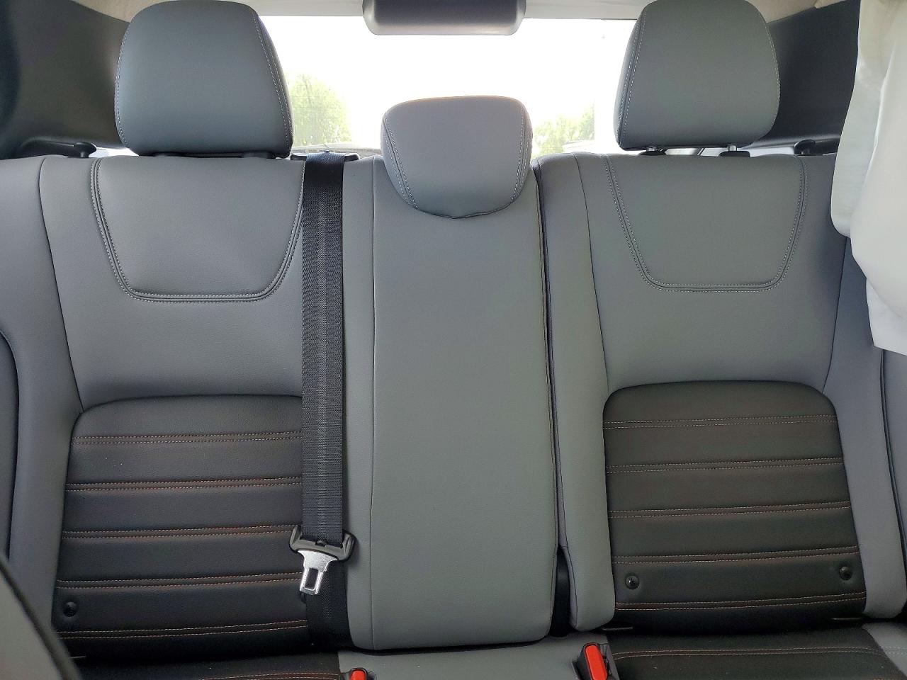 2023 NISSAN KICKS