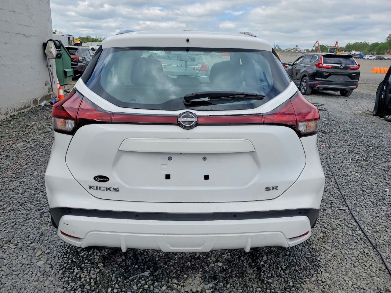2023 NISSAN KICKS