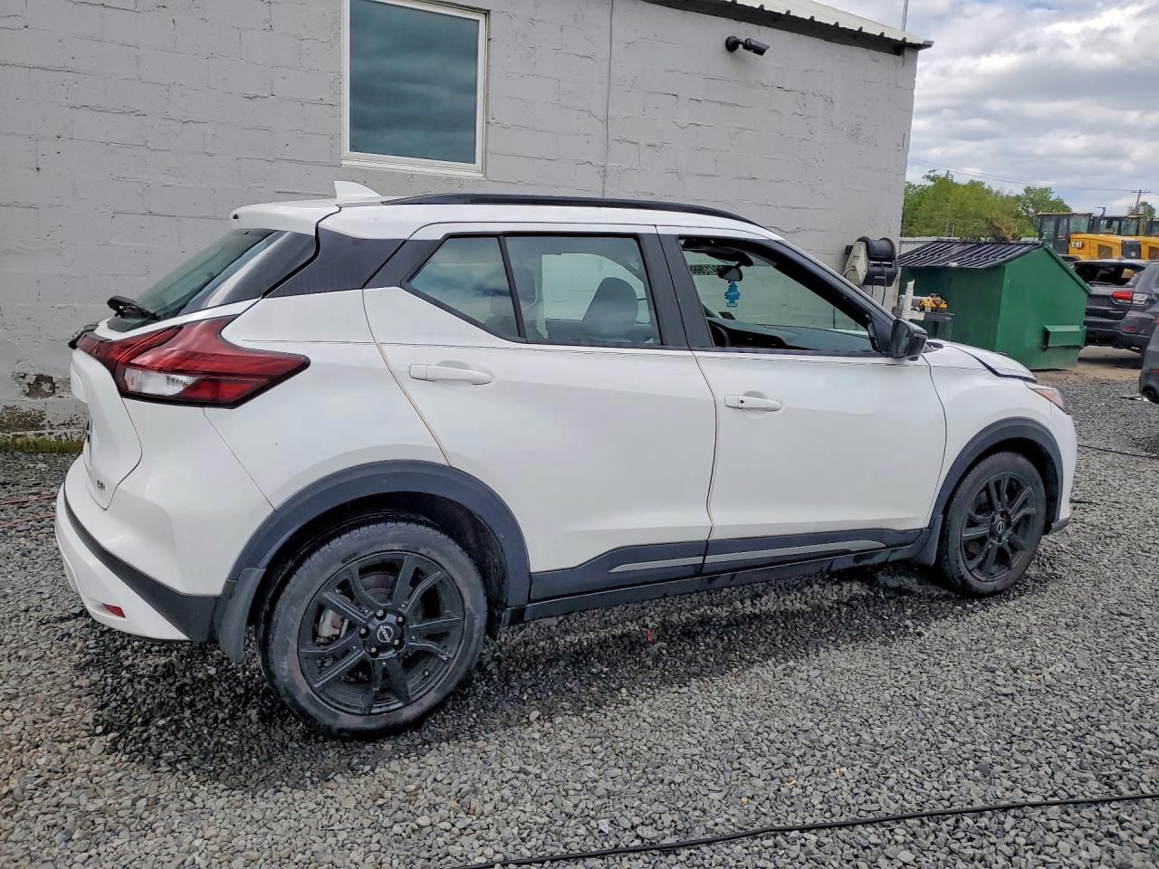 2023 NISSAN KICKS