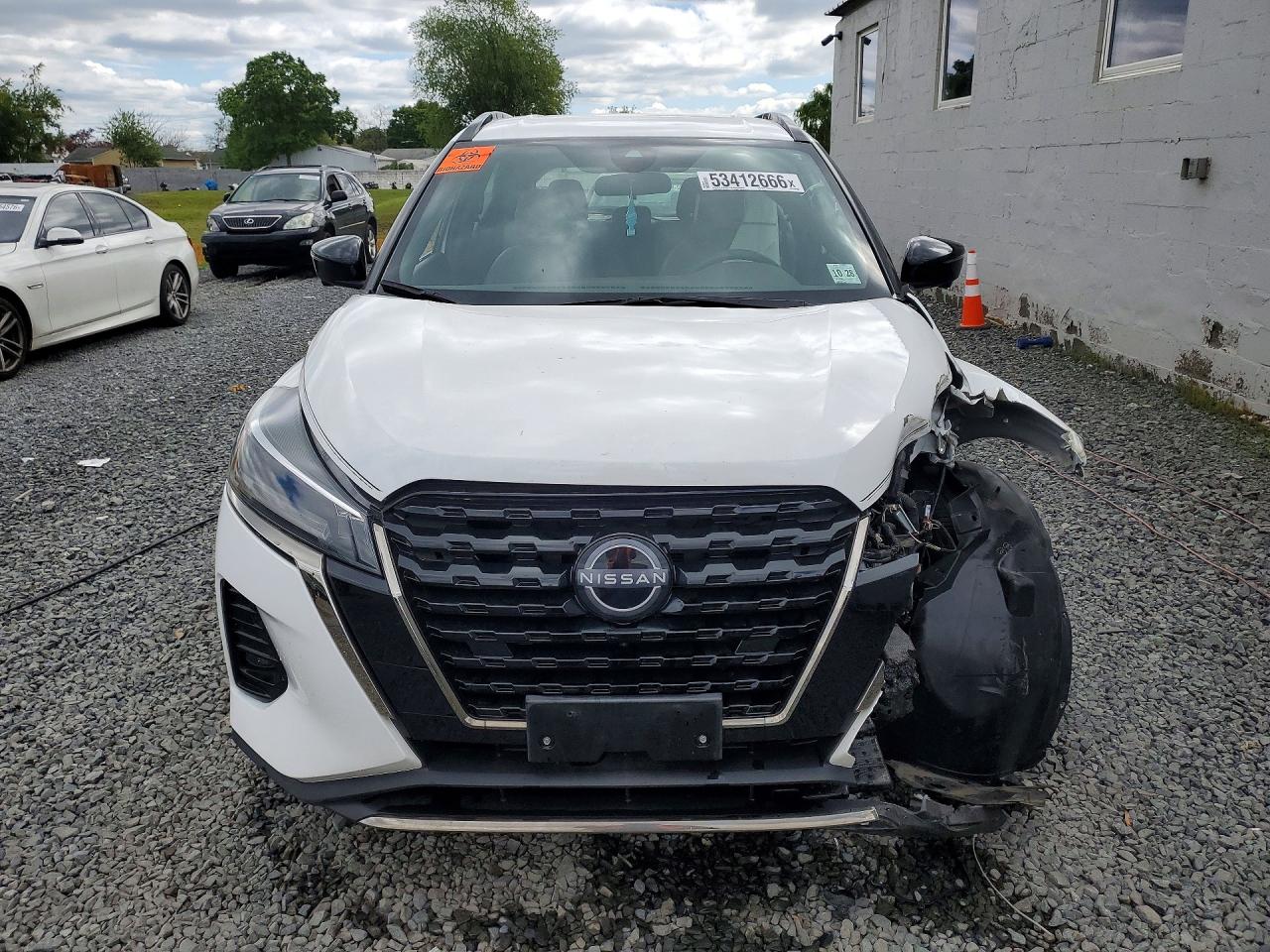 2023 NISSAN KICKS