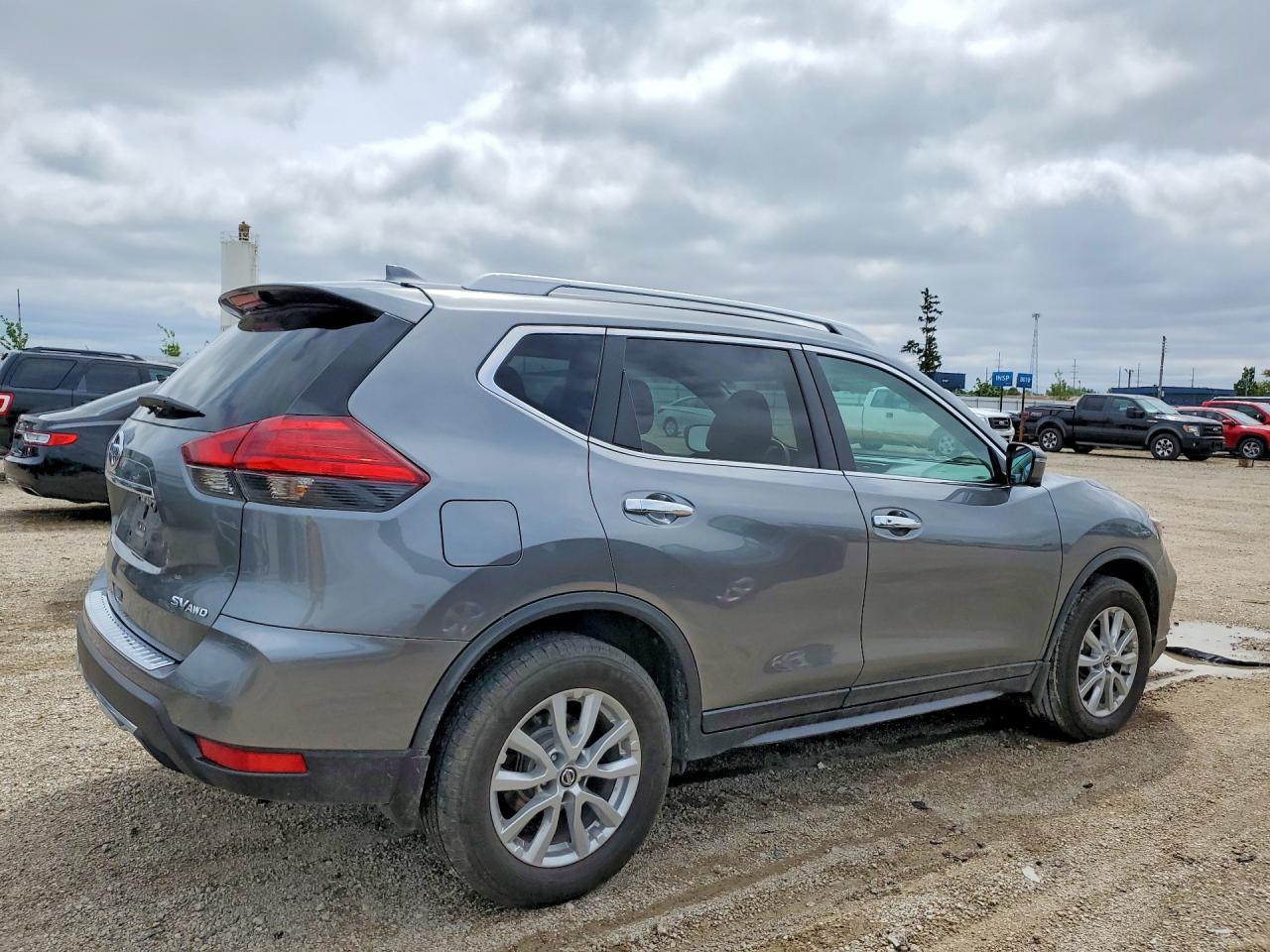 2017 NISSAN ROGUE