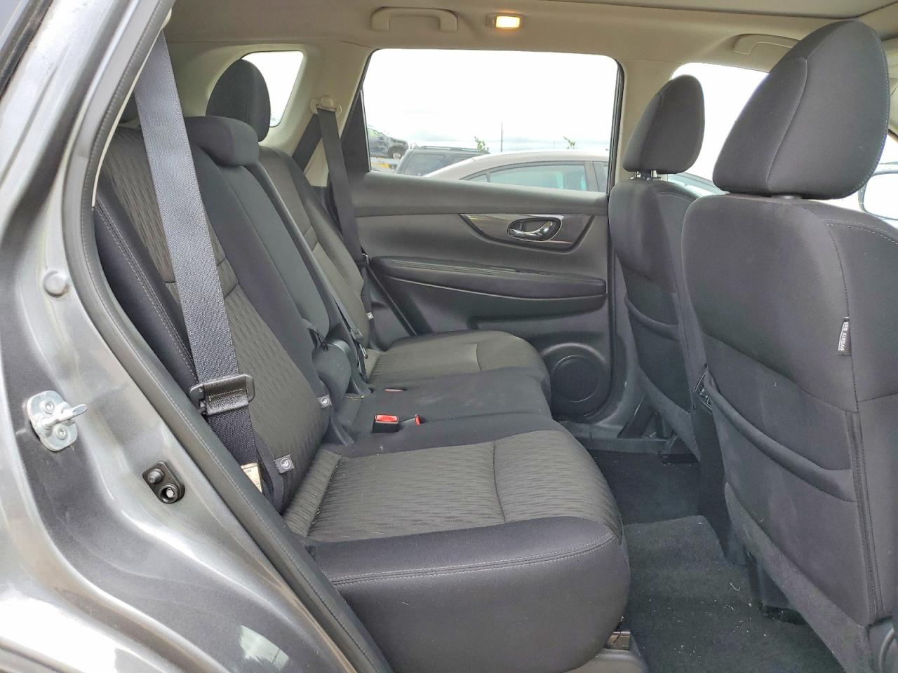2017 NISSAN ROGUE
