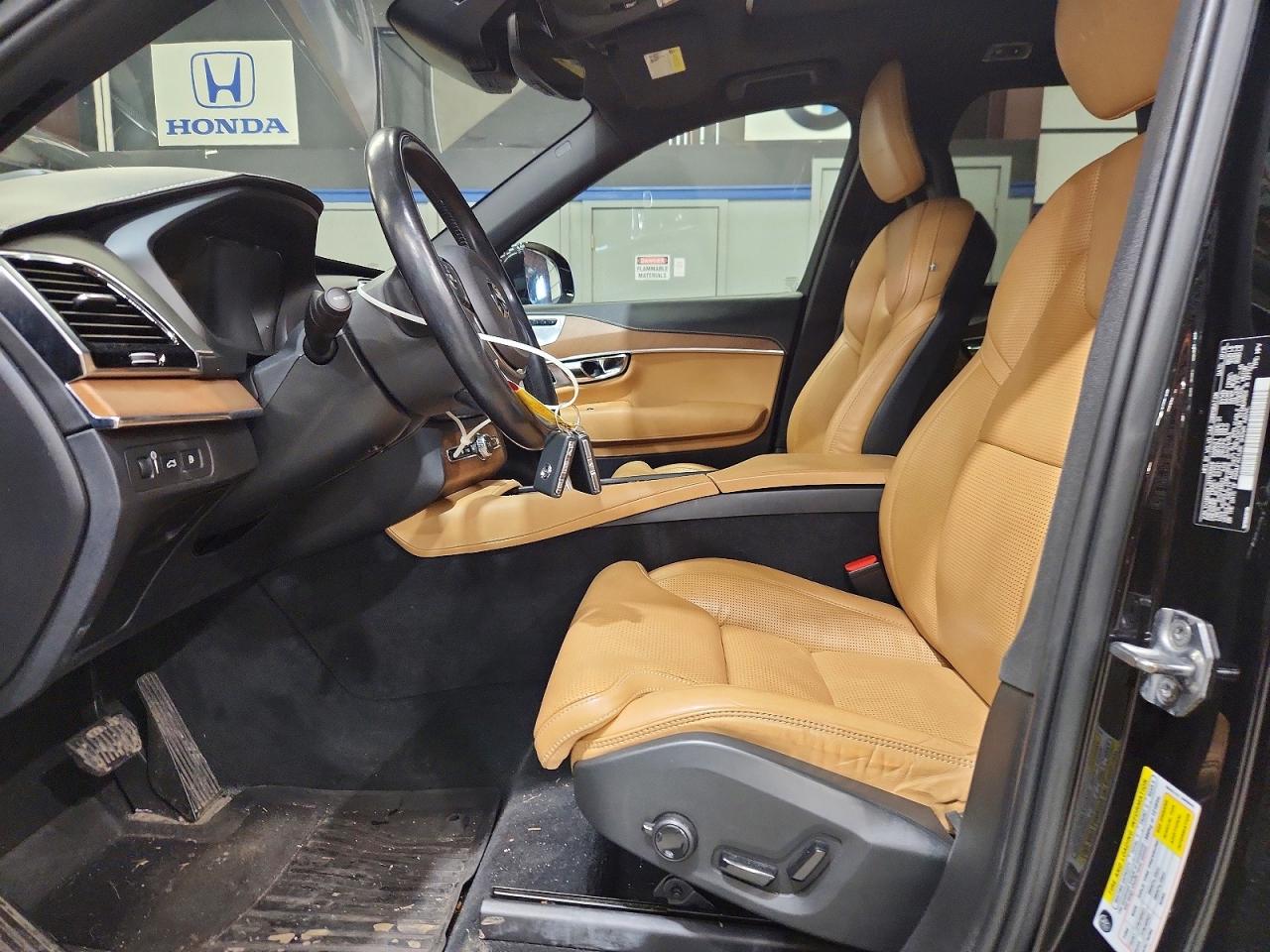 2017 VOLVO XC90