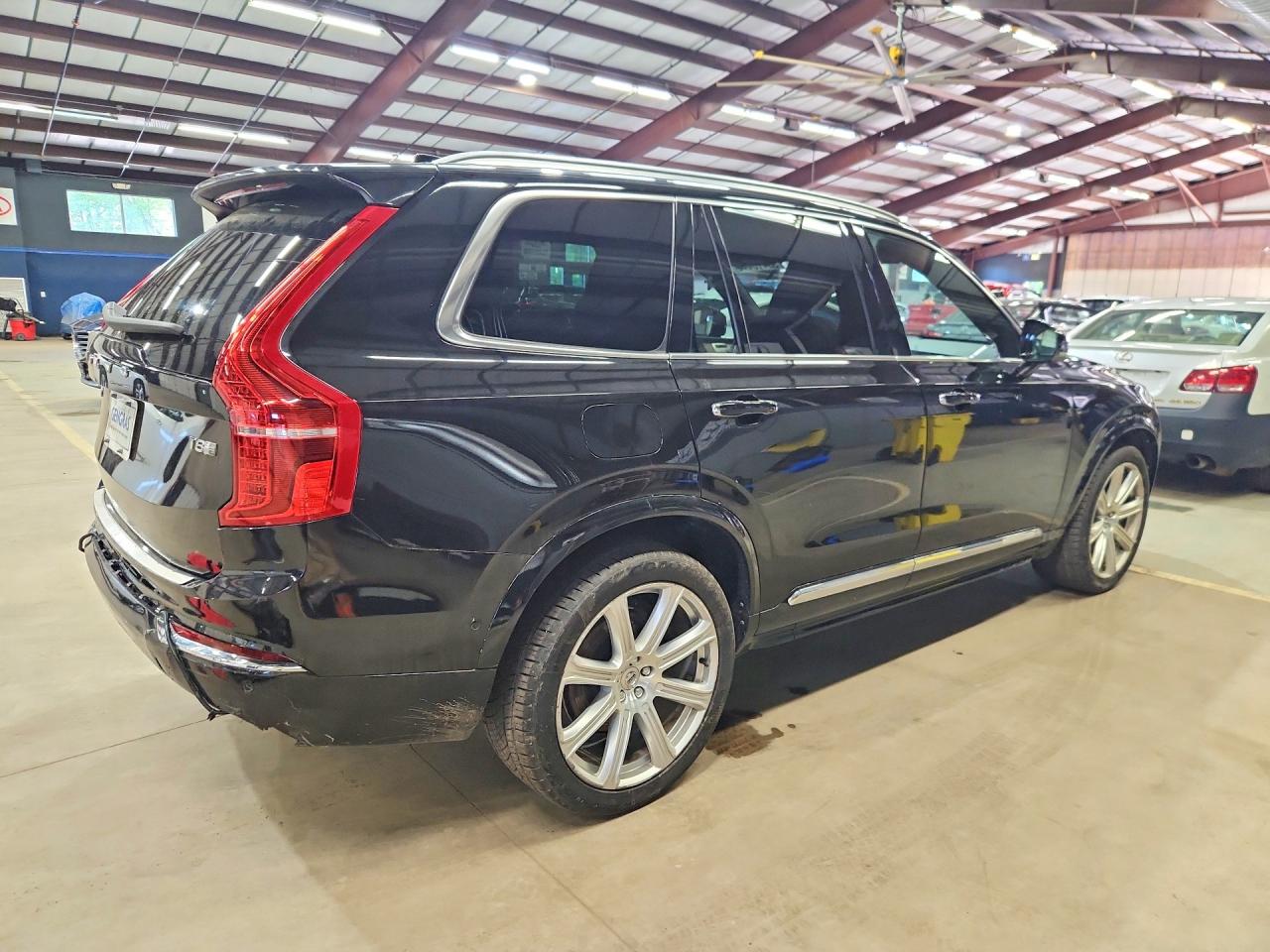 2017 VOLVO XC90
