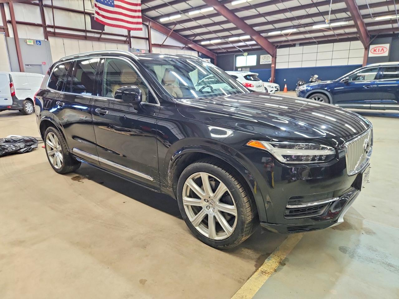 2017 VOLVO XC90