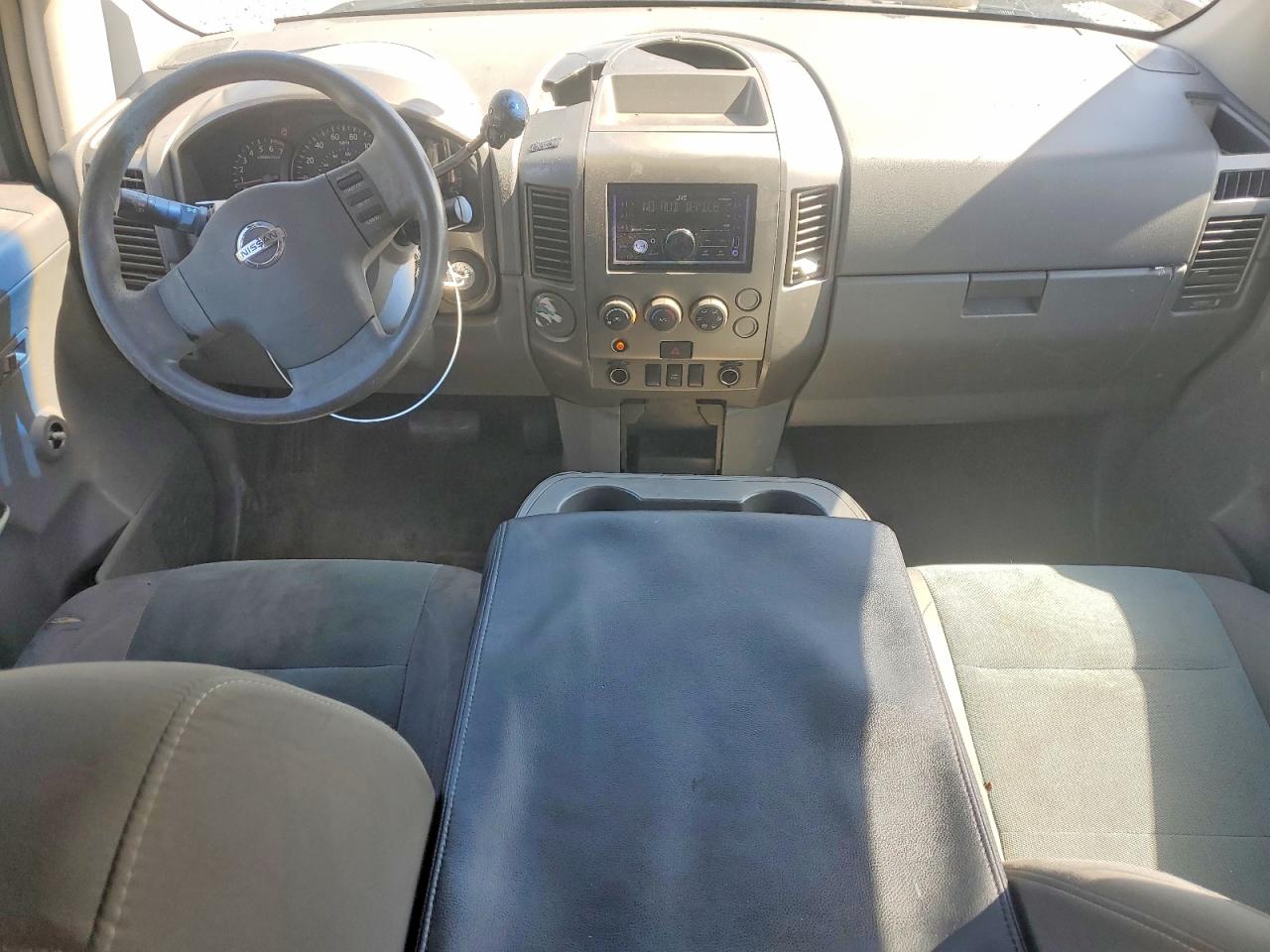 2005 NISSAN TITAN