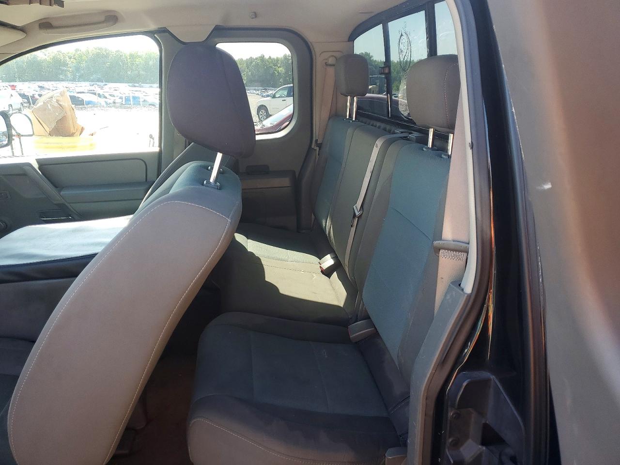 2005 NISSAN TITAN