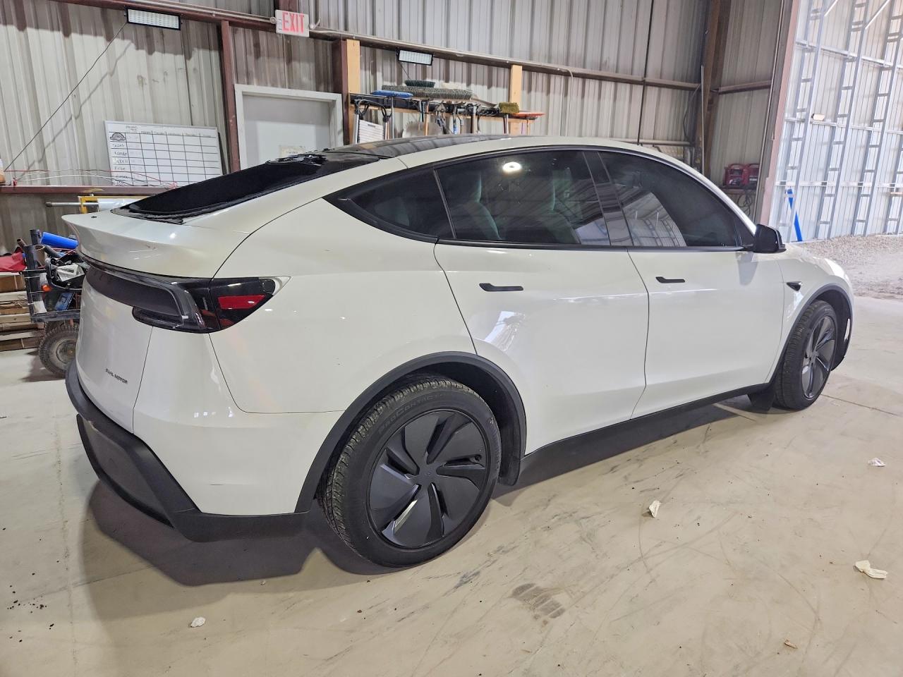 2026 TESLA MODEL Y