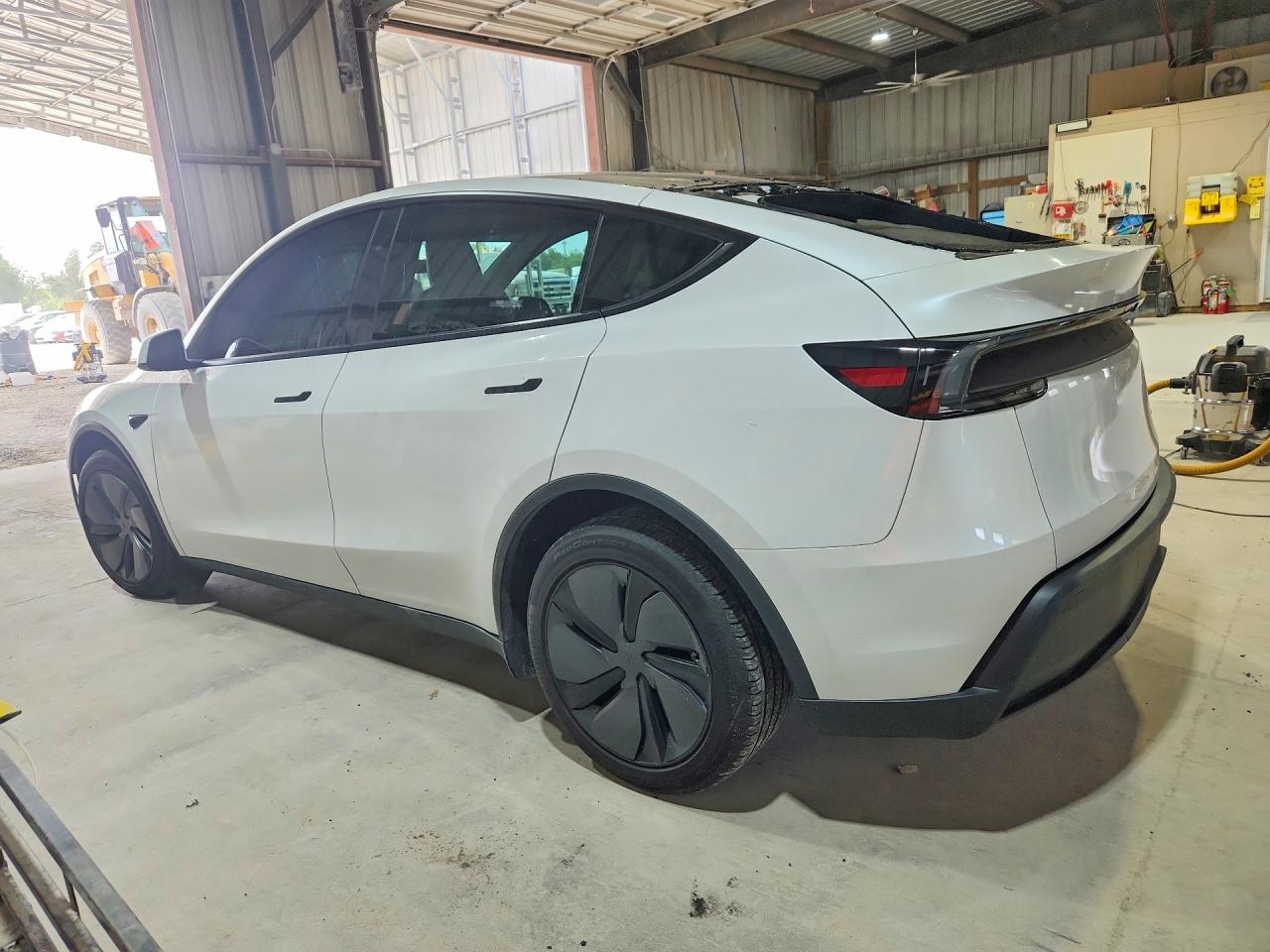 2026 TESLA MODEL Y