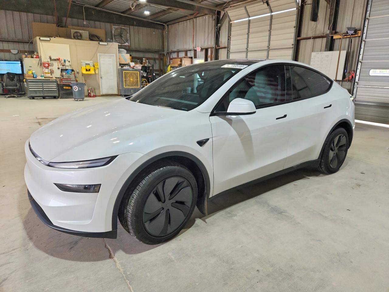 2026 TESLA MODEL Y