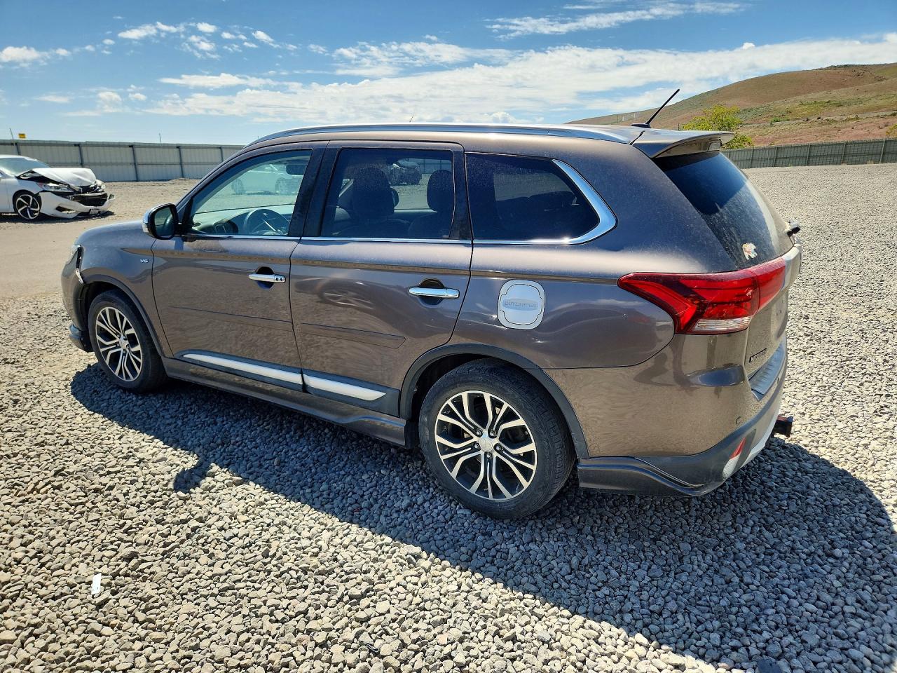 2016 MITSUBISHI OUTLANDER