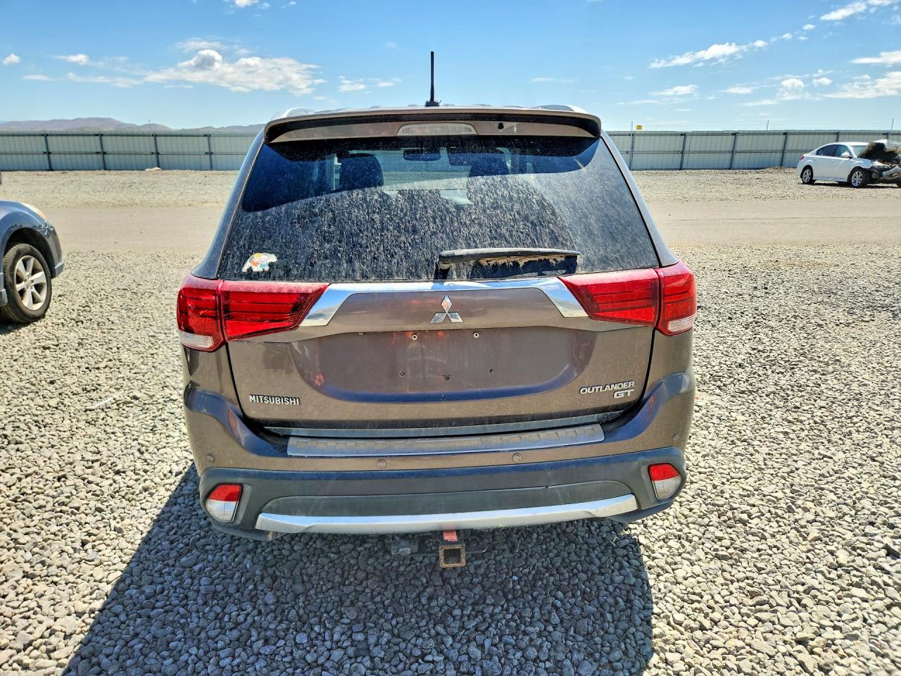 2016 MITSUBISHI OUTLANDER