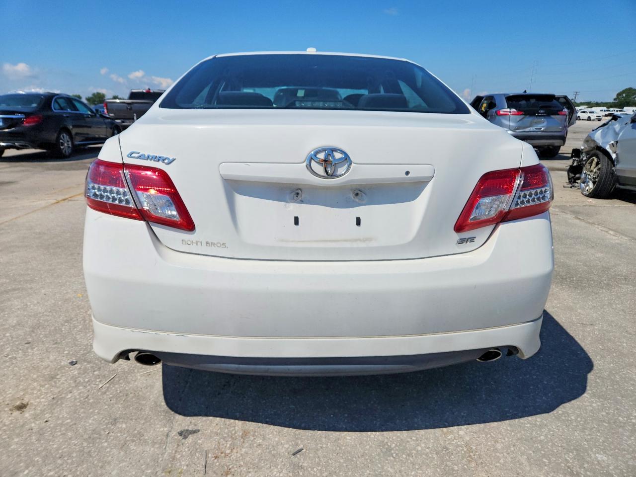 2011 TOYOTA CAMRY